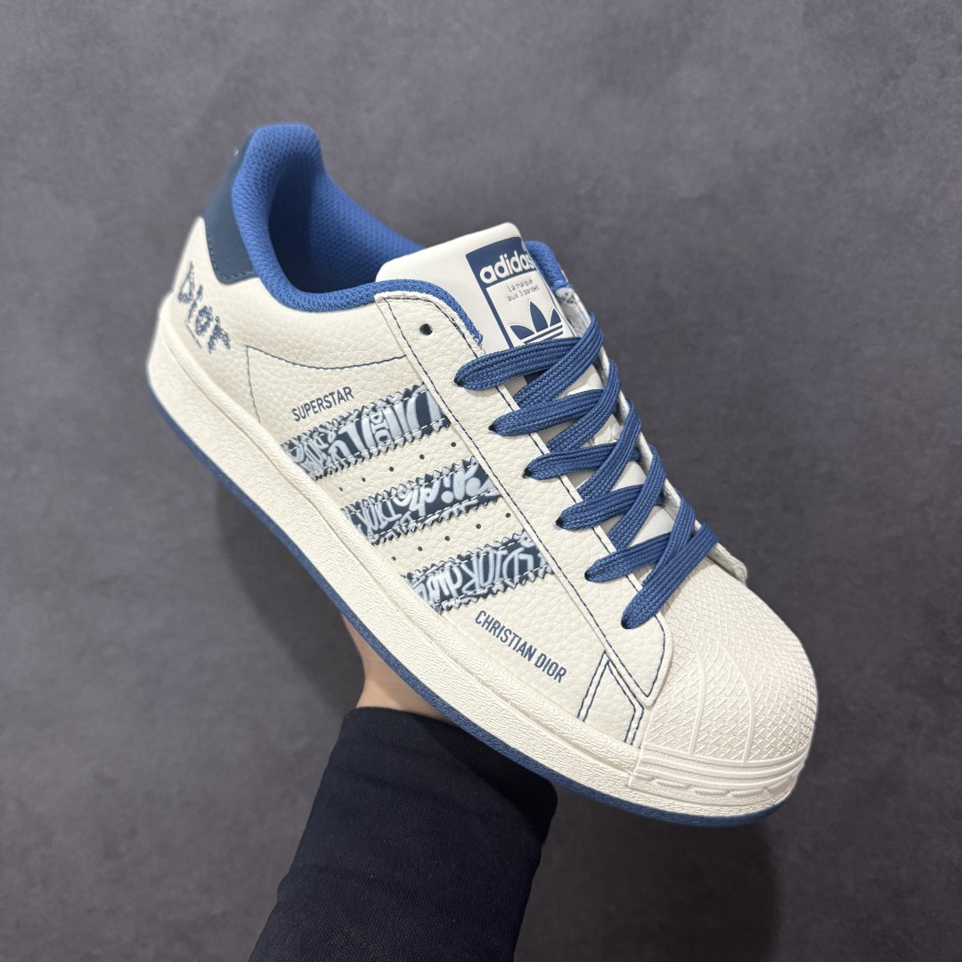 图片[3]-【定制版】Adidas Originals Superstar 阿迪达斯 三叶草 贝壳头’DIY’系列低帮经典百搭休闲运动板鞋 原装头层材料 用料绝不含糊 独家版型蒸餾加工帶來的是更好的视觉和脚感体验 清洁度 电绣工艺 皮料切割干净无任何毛边 细节完美 货号：DS5808 尺码：36 36.5 37 38 38.5 39 40 40.5 41 42 42.5 43 44 45-选品中心