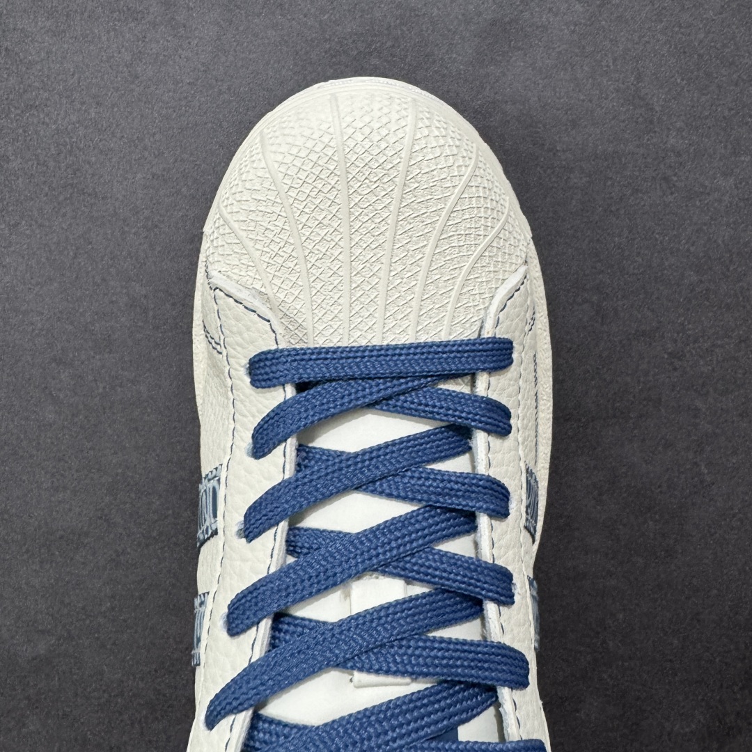 图片[8]-【定制版】Adidas Originals Superstar 阿迪达斯 三叶草 贝壳头’DIY’系列低帮经典百搭休闲运动板鞋 原装头层材料 用料绝不含糊 独家版型蒸餾加工帶來的是更好的视觉和脚感体验 清洁度 电绣工艺 皮料切割干净无任何毛边 细节完美 货号：DS5808 尺码：36 36.5 37 38 38.5 39 40 40.5 41 42 42.5 43 44 45-选品中心