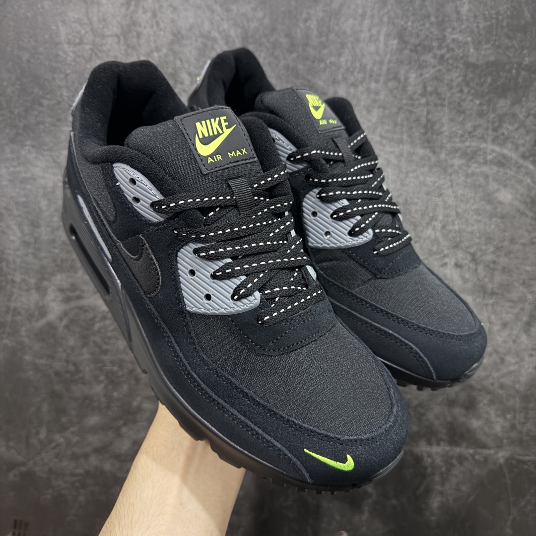 【顶级芯片版】Nike Air Max 90 舒适 复古 合成革减震防滑透气 低帮 休闲跑步鞋 黑灰 FQ2377-001 鞋舌标可扫码 海外欧州过验版 原纸版原楦头 顶级90款问市 开发数月 原版开发 多道QC质检 鞋型完美复刻 原厂级别工艺 正确色卡 正确气垫蓝光 正确大底 独家私模 采用进口头层牛皮拼接 定位高端市场 行业标杆工艺 尺码:39 40 40.5 41 42 42.5 43 44 44.5 45 46-选品中心