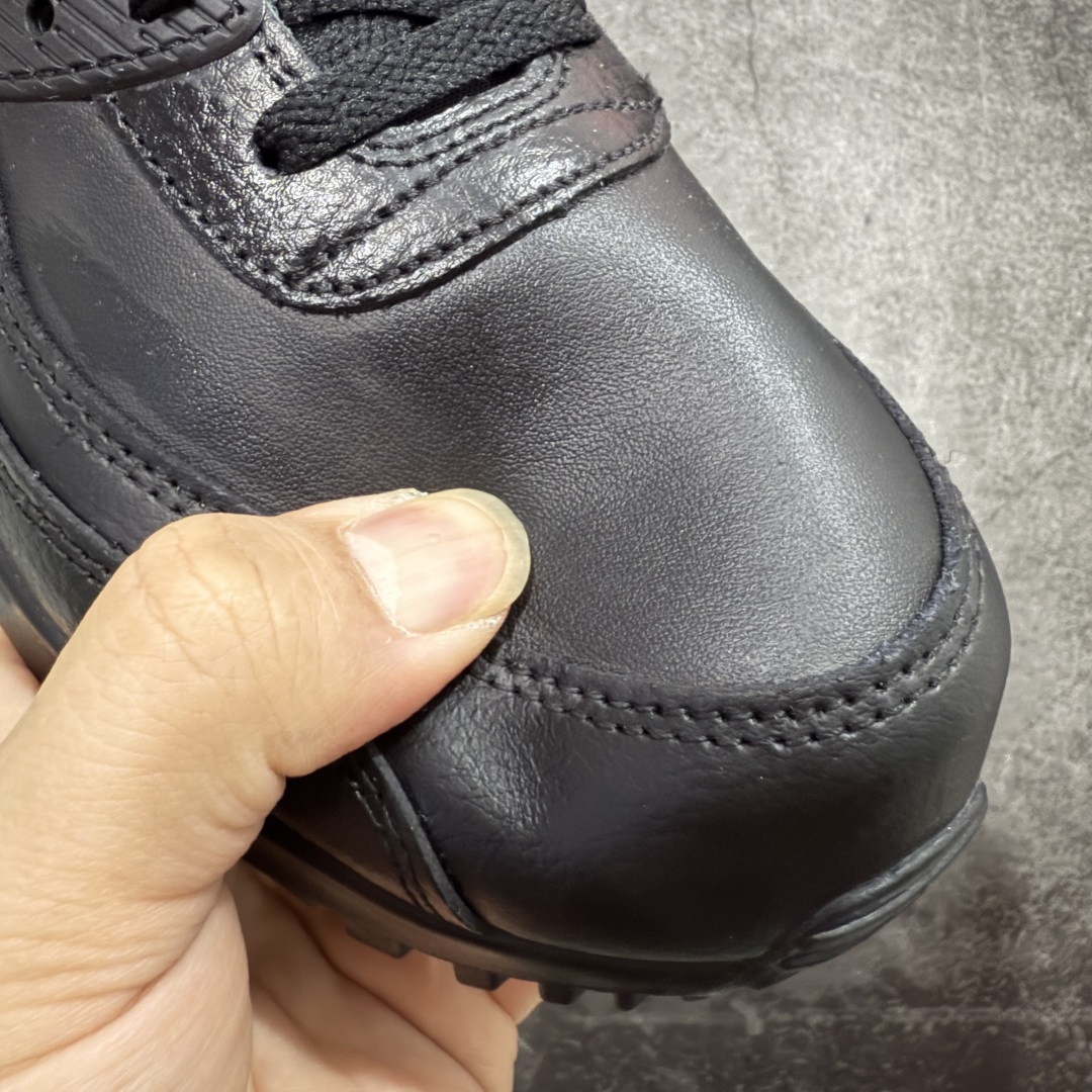 图片[5]-【顶级芯片版】Nike Air Max 90 舒适 复古 合成革减震防滑透气 低帮 休闲跑步鞋 纯黑皮面 CZ5594-001 鞋舌标可扫码 海外欧州过验版 原纸版原楦头 顶级90款问市 开发数月 原版开发 多道QC质检 鞋型完美复刻 原厂级别工艺 正确色卡 正确气垫蓝光 正确大底 独家私模 采用进口头层牛皮拼接 定位高端市场 行业标杆工艺 尺码：39 40 40.5 41 42 42.5 43 44 44.5 45 46-选品中心