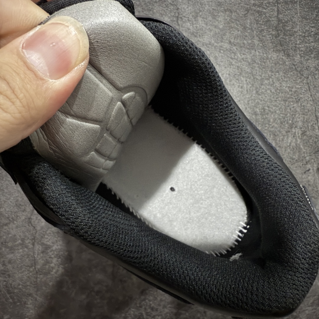 图片[9]-【顶级芯片版】Nike Air Max 90 舒适 复古 合成革减震防滑透气 低帮 休闲跑步鞋 纯黑皮面 CZ5594-001 鞋舌标可扫码 海外欧州过验版 原纸版原楦头 顶级90款问市 开发数月 原版开发 多道QC质检 鞋型完美复刻 原厂级别工艺 正确色卡 正确气垫蓝光 正确大底 独家私模 采用进口头层牛皮拼接 定位高端市场 行业标杆工艺 尺码：39 40 40.5 41 42 42.5 43 44 44.5 45 46-选品中心