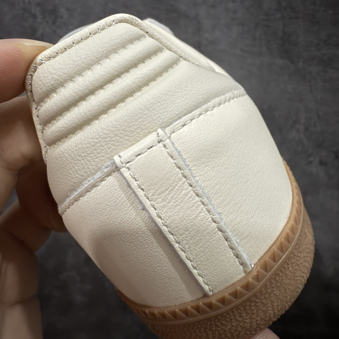 图片[2]-【CG纯原】市面最顶级品质没有之一！ 此版鞋身全部采用进口原厂头层皮 原厂头层 区分市面偷工减料！ Adidas Originals Samba 桑巴德训鞋 灰红 原版原楦原材，99.999%还原度 鞋带都是原厂的，系鞋带的方式都同步ZP！ 货号：JS1362 尺码：36 36.5 37 38 38.5 39 40 40.5 41 42 42.5 43 44 44.5 45-选品中心