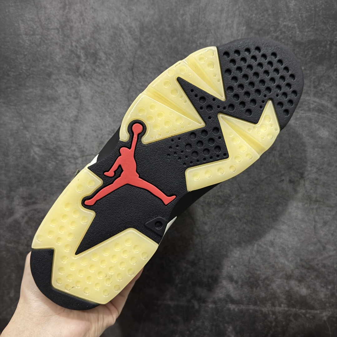 图片[9]-【DG2.0】Travis Scott x Air Jordan 6 AJ6 TS复古文化篮球鞋“军绿夜光鬼脸” CN1084-200 AJ6军绿口袋 顶级细节 多双原鞋拆解开发 进口麂皮皮料 立体公整口袋 原厂后跟刺绣 饱满粗细同步 区分市面过细刺绣 原厂锁扣配件按压回弹声音清脆 原厂定型 后跟完美效果 无各种添加操作 全新正确细节 正确3M反光夜光大底 尺码：40 40.5 41 42 42.5 43 44 44.5 45 46 47.5-选品中心