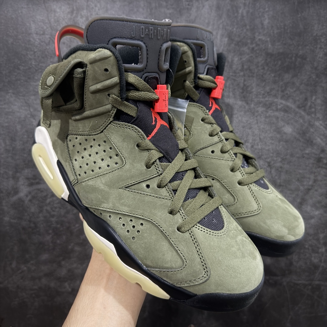 【DG2.0】Travis Scott x Air Jordan 6 AJ6 TS复古文化篮球鞋“军绿夜光鬼脸” CN1084-200 AJ6军绿口袋 顶级细节 多双原鞋拆解开发 进口麂皮皮料 立体公整口袋 原厂后跟刺绣 饱满粗细同步 区分市面过细刺绣 原厂锁扣配件按压回弹声音清脆 原厂定型 后跟完美效果 无各种添加操作 全新正确细节 正确3M反光夜光大底 尺码:40 40.5 41 42 42.5 43 44 44.5 45 46 47.5-选品中心