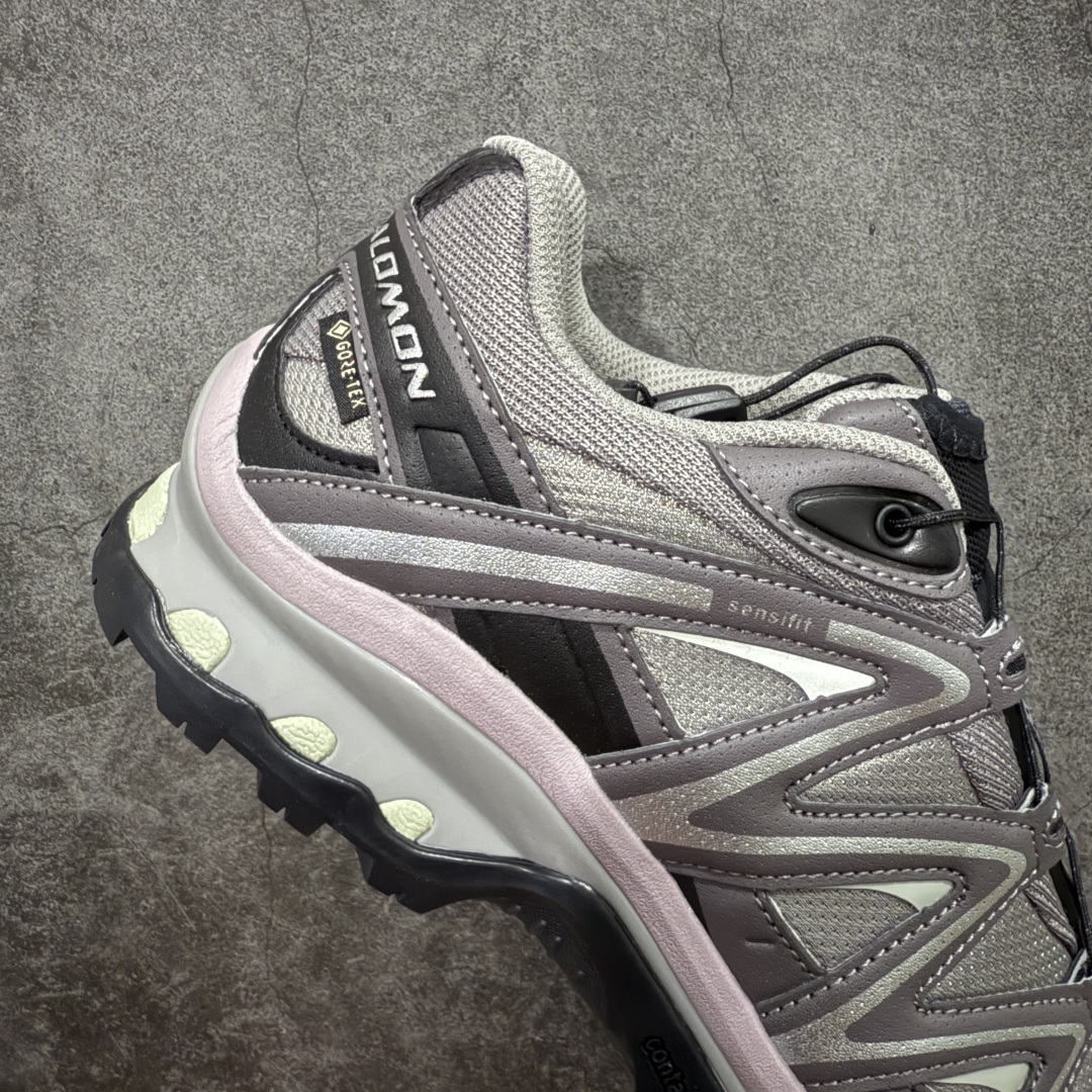 图片[7]-【绿x升级版】Salomon XT-QUEST ADV 萨洛蒙情侣款户外机能鞋 491277 全新绿x升级版 品质大改进 ‼️ 全鞋改进为原厂一致材料打造 全新修长鞋型 相对老版臃肿鞋型 此版的版型更正 全新玻璃冲刀 清洁度提升 同步原版左右鞋带孔的间距加大（之前老版间距太小） 网面与鞋头材料校对一致无色差（老版网面有色差） 鞋后跟反口V字定型同步zp（老版臃肿为U字后跟反口） 鞋舌两侧鞋帮脚踝处更加直挺（之前老版往中间踏） 鞋盒黑盒改正为原版牛皮纸鞋盒 鞋头处添加☯️太极标 所有细节多次修改校正 坚持同步原版无差别 毋庸置疑全市场最好的版本💪🏻终端优势供应 尺码：36-46-选品中心