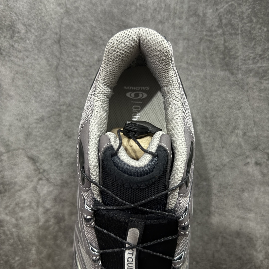 图片[8]-【绿x升级版】Salomon XT-QUEST ADV 萨洛蒙情侣款户外机能鞋 491277 全新绿x升级版 品质大改进 ‼️ 全鞋改进为原厂一致材料打造 全新修长鞋型 相对老版臃肿鞋型 此版的版型更正 全新玻璃冲刀 清洁度提升 同步原版左右鞋带孔的间距加大（之前老版间距太小） 网面与鞋头材料校对一致无色差（老版网面有色差） 鞋后跟反口V字定型同步zp（老版臃肿为U字后跟反口） 鞋舌两侧鞋帮脚踝处更加直挺（之前老版往中间踏） 鞋盒黑盒改正为原版牛皮纸鞋盒 鞋头处添加☯️太极标 所有细节多次修改校正 坚持同步原版无差别 毋庸置疑全市场最好的版本💪🏻终端优势供应 尺码：36-46-选品中心