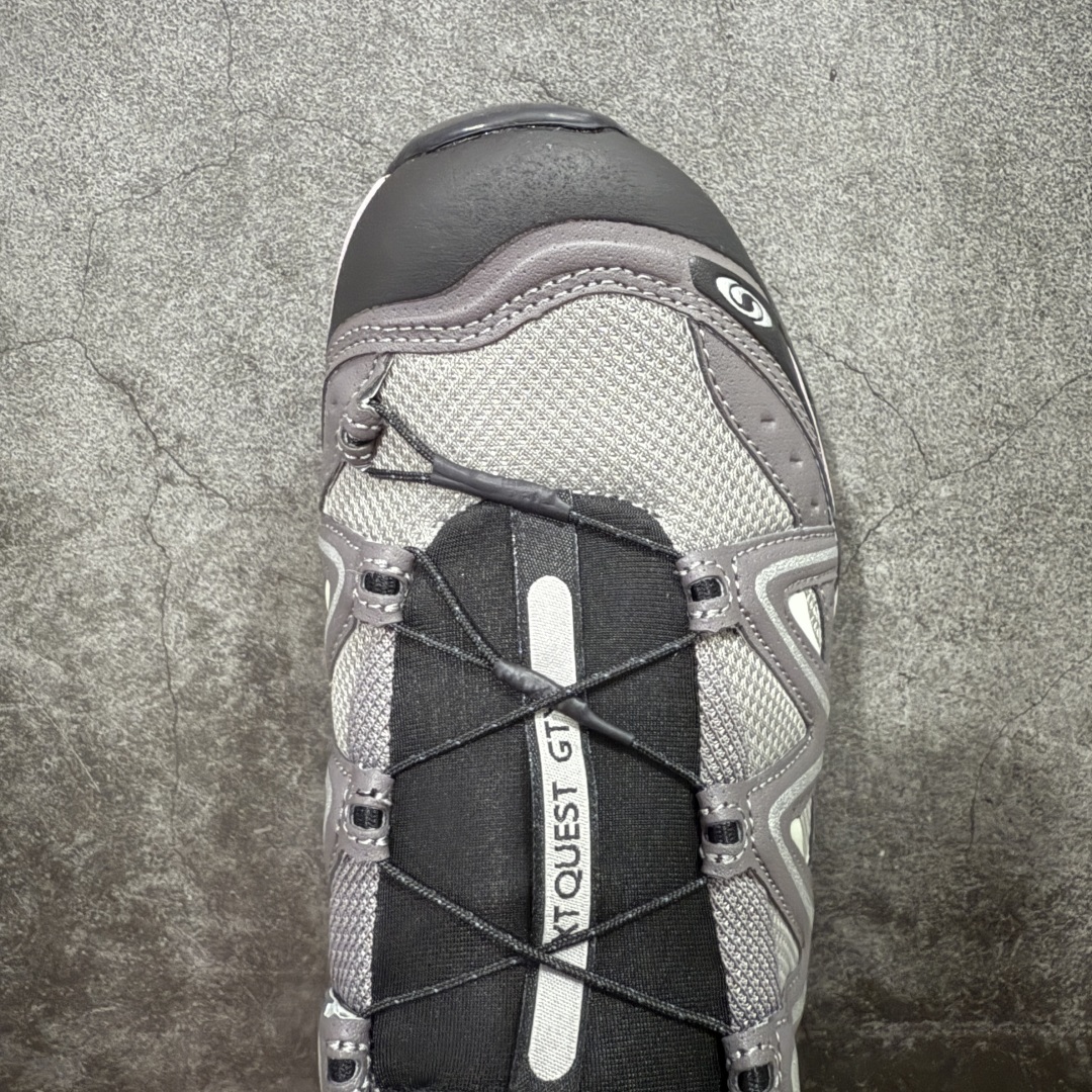 图片[5]-【绿x升级版】Salomon XT-QUEST ADV 萨洛蒙情侣款户外机能鞋 491277 全新绿x升级版 品质大改进 ‼️ 全鞋改进为原厂一致材料打造 全新修长鞋型 相对老版臃肿鞋型 此版的版型更正 全新玻璃冲刀 清洁度提升 同步原版左右鞋带孔的间距加大（之前老版间距太小） 网面与鞋头材料校对一致无色差（老版网面有色差） 鞋后跟反口V字定型同步zp（老版臃肿为U字后跟反口） 鞋舌两侧鞋帮脚踝处更加直挺（之前老版往中间踏） 鞋盒黑盒改正为原版牛皮纸鞋盒 鞋头处添加☯️太极标 所有细节多次修改校正 坚持同步原版无差别 毋庸置疑全市场最好的版本💪🏻终端优势供应 尺码：36-46-选品中心