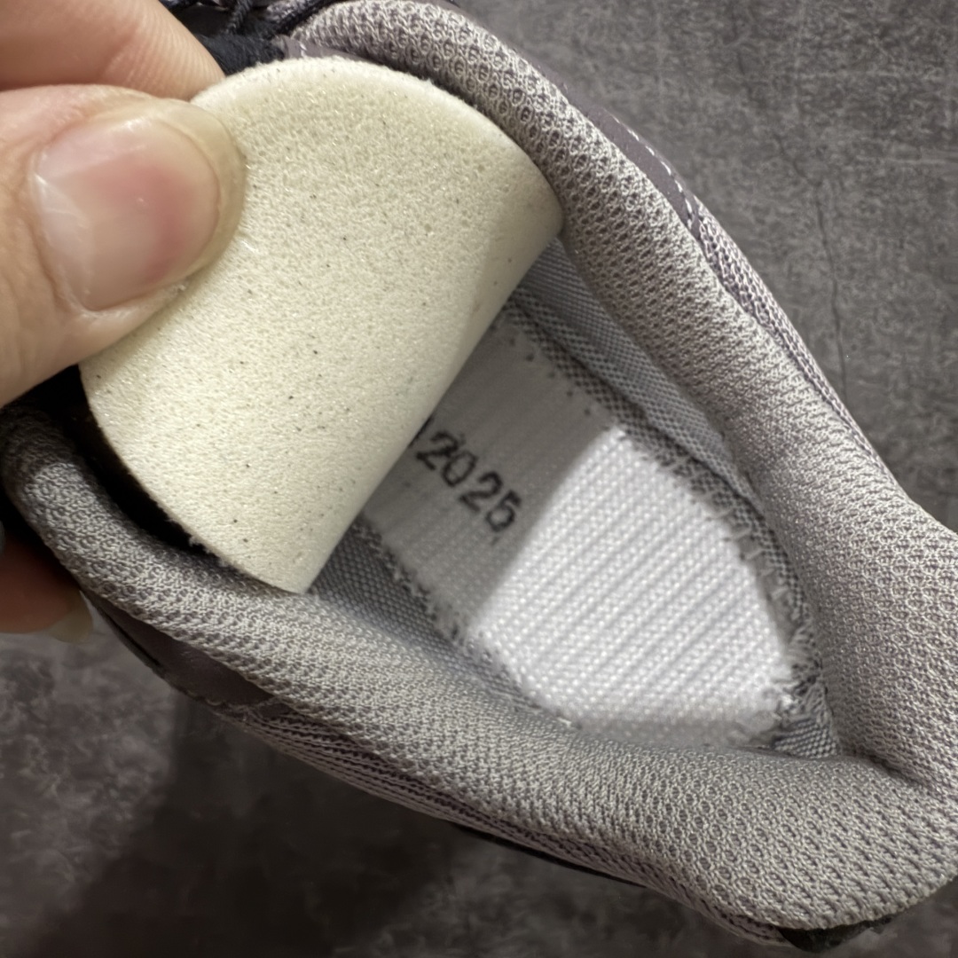 图片[8]-【绿x升级版】Salomon XT-QUEST ADV 萨洛蒙情侣款户外机能鞋 491277 全新绿x升级版 品质大改进 ‼️ 全鞋改进为原厂一致材料打造 全新修长鞋型 相对老版臃肿鞋型 此版的版型更正 全新玻璃冲刀 清洁度提升 同步原版左右鞋带孔的间距加大（之前老版间距太小） 网面与鞋头材料校对一致无色差（老版网面有色差） 鞋后跟反口V字定型同步zp（老版臃肿为U字后跟反口） 鞋舌两侧鞋帮脚踝处更加直挺（之前老版往中间踏） 鞋盒黑盒改正为原版牛皮纸鞋盒 鞋头处添加☯️太极标 所有细节多次修改校正 坚持同步原版无差别 毋庸置疑全市场最好的版本💪🏻终端优势供应 尺码：36-46-选品中心