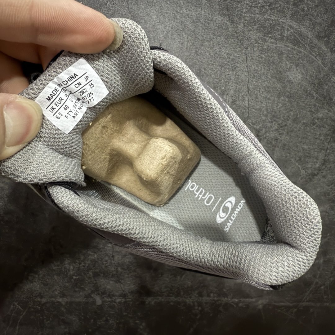 图片[7]-【绿x升级版】Salomon XT-QUEST ADV 萨洛蒙情侣款户外机能鞋 491277 全新绿x升级版 品质大改进 ‼️ 全鞋改进为原厂一致材料打造 全新修长鞋型 相对老版臃肿鞋型 此版的版型更正 全新玻璃冲刀 清洁度提升 同步原版左右鞋带孔的间距加大（之前老版间距太小） 网面与鞋头材料校对一致无色差（老版网面有色差） 鞋后跟反口V字定型同步zp（老版臃肿为U字后跟反口） 鞋舌两侧鞋帮脚踝处更加直挺（之前老版往中间踏） 鞋盒黑盒改正为原版牛皮纸鞋盒 鞋头处添加☯️太极标 所有细节多次修改校正 坚持同步原版无差别 毋庸置疑全市场最好的版本💪🏻终端优势供应 尺码：36-46-选品中心