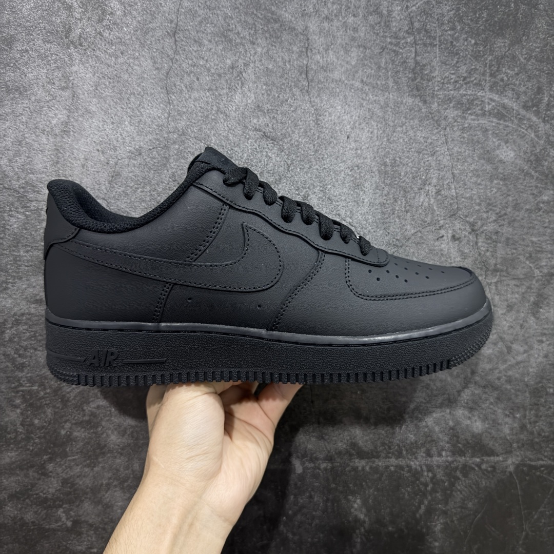 【XE纯原磨砂面】Air Force 1 Low AF1空军纯黑低帮 磨砂皮面版 CW2288-001 抄底的价格 完美品质 完全吊打市场所有同价位上下版本 偏软质头层皮料 完美鞋型 钩子裁边清洁度无敌! 针车走线图片放大看相当整齐,鞋带口冲孔与鞋头冲孔非常圆润干净 无任何毛边,正确做旧鞋带金属铁片,中底走线 鞋垫刷胶 大底含气垫都是基本操作!独家有货,全码可接! 尺码:36-46含尖版本 目前此价位你能找到的最优的一个版本没有之一-选品中心