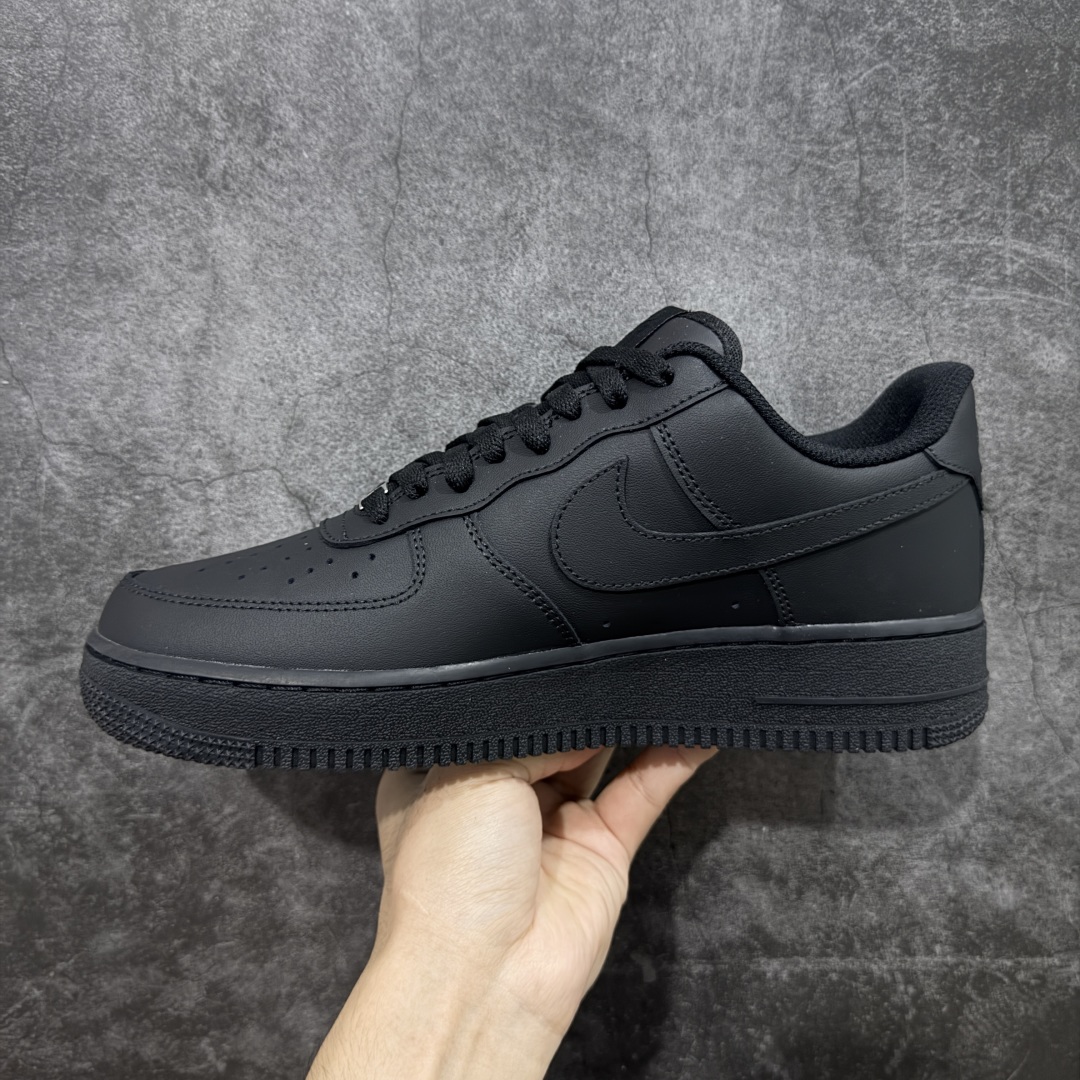 图片[2]-【XE纯原磨砂面】Air Force 1 Low AF1空军纯黑低帮 磨砂皮面版 CW2288-001 抄底的价格 完美品质 完全吊打市场所有同价位上下版本 偏软质头层皮料 完美鞋型 钩子裁边清洁度无敌！ 针车走线图片放大看相当整齐，鞋带口冲孔与鞋头冲孔非常圆润干净 无任何毛边，正确做旧鞋带金属铁片，中底走线 鞋垫刷胶 大底含气垫都是基本操作！独家有货，全码可接！ 尺码：36-46含尖版本 目前此价位你能找到的最优的一个版本没有之一-选品中心