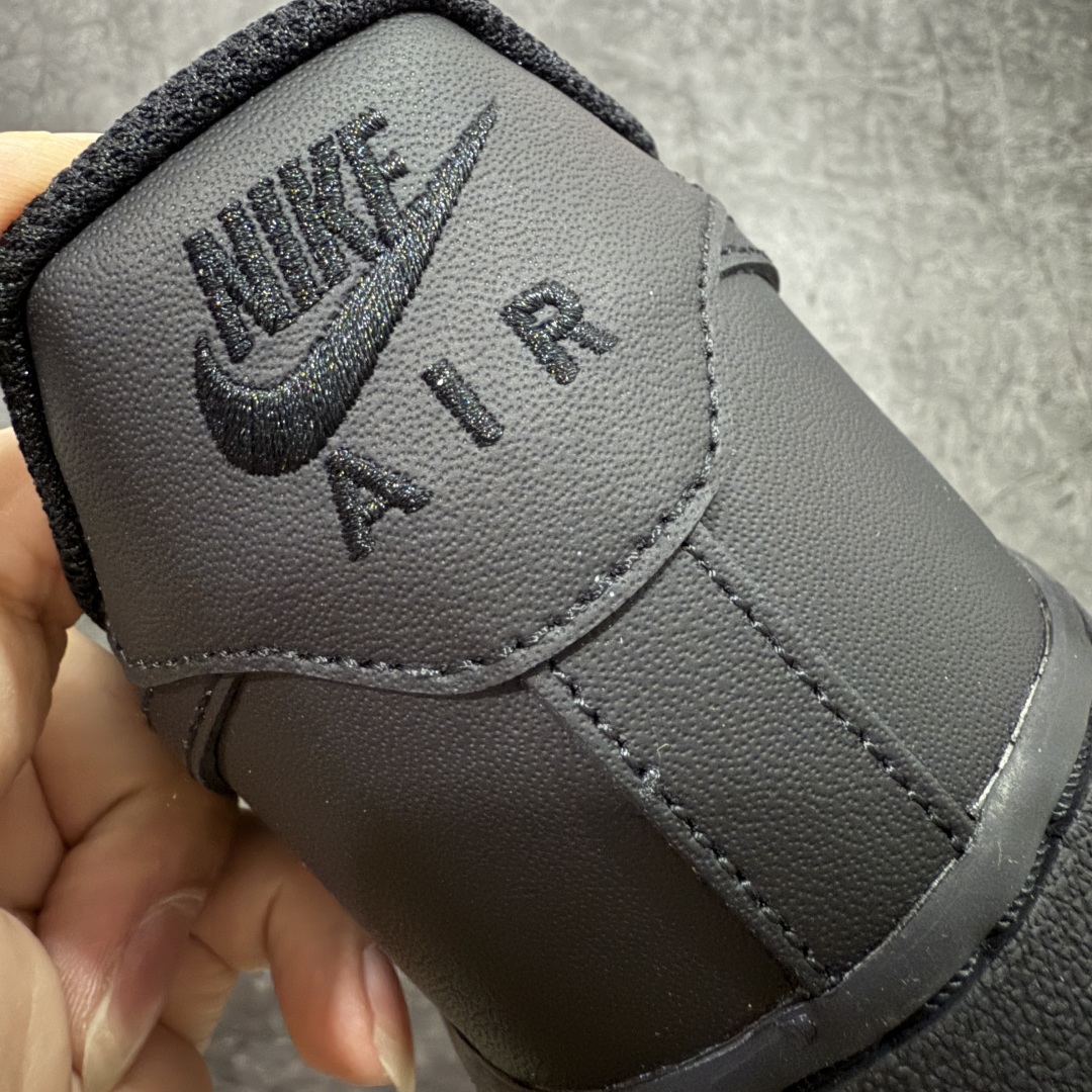 图片[2]-【XE纯原磨砂面】Air Force 1 Low AF1空军纯黑低帮 磨砂皮面版 CW2288-001 抄底的价格 完美品质 完全吊打市场所有同价位上下版本 偏软质头层皮料 完美鞋型 钩子裁边清洁度无敌！ 针车走线图片放大看相当整齐，鞋带口冲孔与鞋头冲孔非常圆润干净 无任何毛边，正确做旧鞋带金属铁片，中底走线 鞋垫刷胶 大底含气垫都是基本操作！独家有货，全码可接！ 尺码：36-46含尖版本 目前此价位你能找到的最优的一个版本没有之一-选品中心