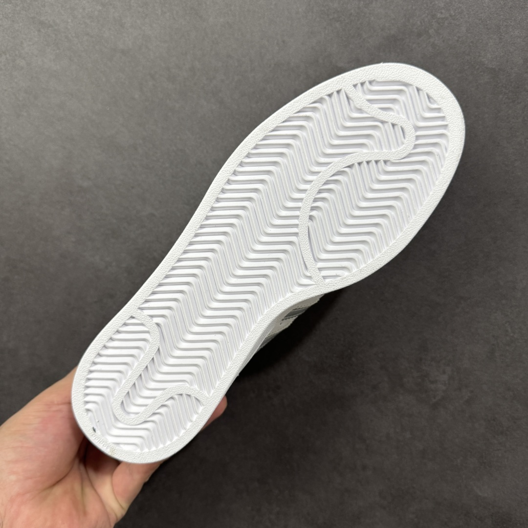 图片[9]-【H11纯原】adidas originals Superstar 2 舒适百搭 轻便透气 低帮板鞋 超经典的贝壳鞋款全新升级啦 加宽了鞋带的设计，鞋口的海绵填充的也更多 鞋底上脚更柔软 欢迎来感受一下2.0贝壳头板鞋 #独家原盒 原底原料 开模打造 #原厂织唛鞋标 高精密准度 #原楦原纸板开发 匹配原版98%以上 #后跟垫棉独家呈现 反口里弧度正确 #原厂鞋垫 背胶 后跟电绣针数 与正品一致 #原厂皮料 原厂车缝线 质感无敌 #皮料切割干净 无任何毛边 清洁度细节完美 货号：JQ8777 尺码：35.5 36 36.5 37.5 38 38.5 39 40-选品中心