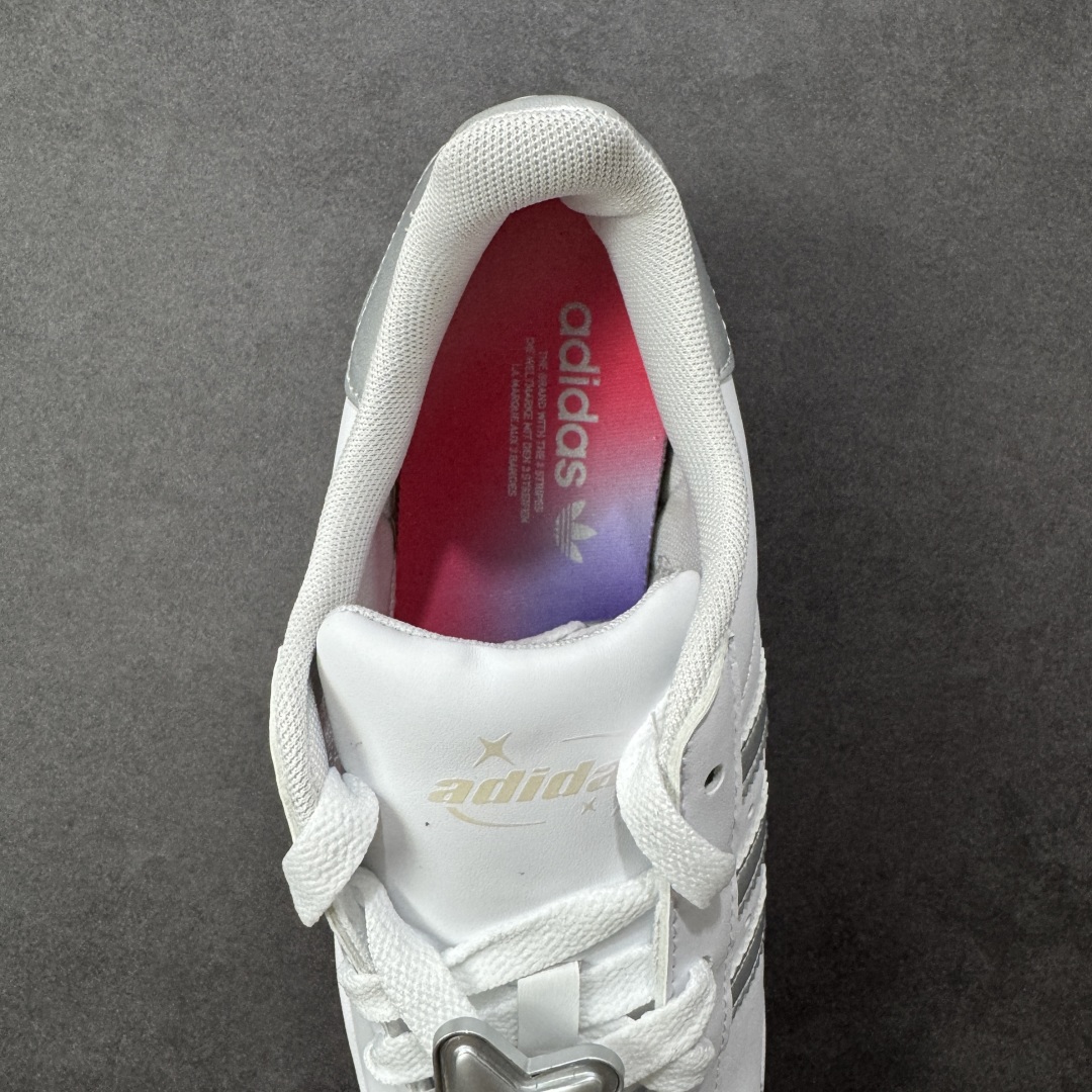 图片[7]-【H11纯原】adidas originals Superstar 2 舒适百搭 轻便透气 低帮板鞋 超经典的贝壳鞋款全新升级啦 加宽了鞋带的设计，鞋口的海绵填充的也更多 鞋底上脚更柔软 欢迎来感受一下2.0贝壳头板鞋 #独家原盒 原底原料 开模打造 #原厂织唛鞋标 高精密准度 #原楦原纸板开发 匹配原版98%以上 #后跟垫棉独家呈现 反口里弧度正确 #原厂鞋垫 背胶 后跟电绣针数 与正品一致 #原厂皮料 原厂车缝线 质感无敌 #皮料切割干净 无任何毛边 清洁度细节完美 货号：JQ8777 尺码：35.5 36 36.5 37.5 38 38.5 39 40-选品中心