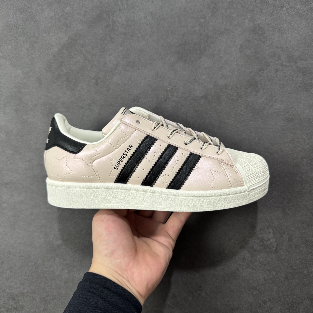 【公司级】AD Originals Superstar 2 贝壳头 原装公司级 采用全新头层拼接皮革材质 后跟采用特色3D立体印字 渠道正品订单 诠释市场最高工艺水平 全鞋进口头层皮料打造。区别市面普通真标版本,进出专柜无压力 货号:JR6985 尺码:36-40-选品中心