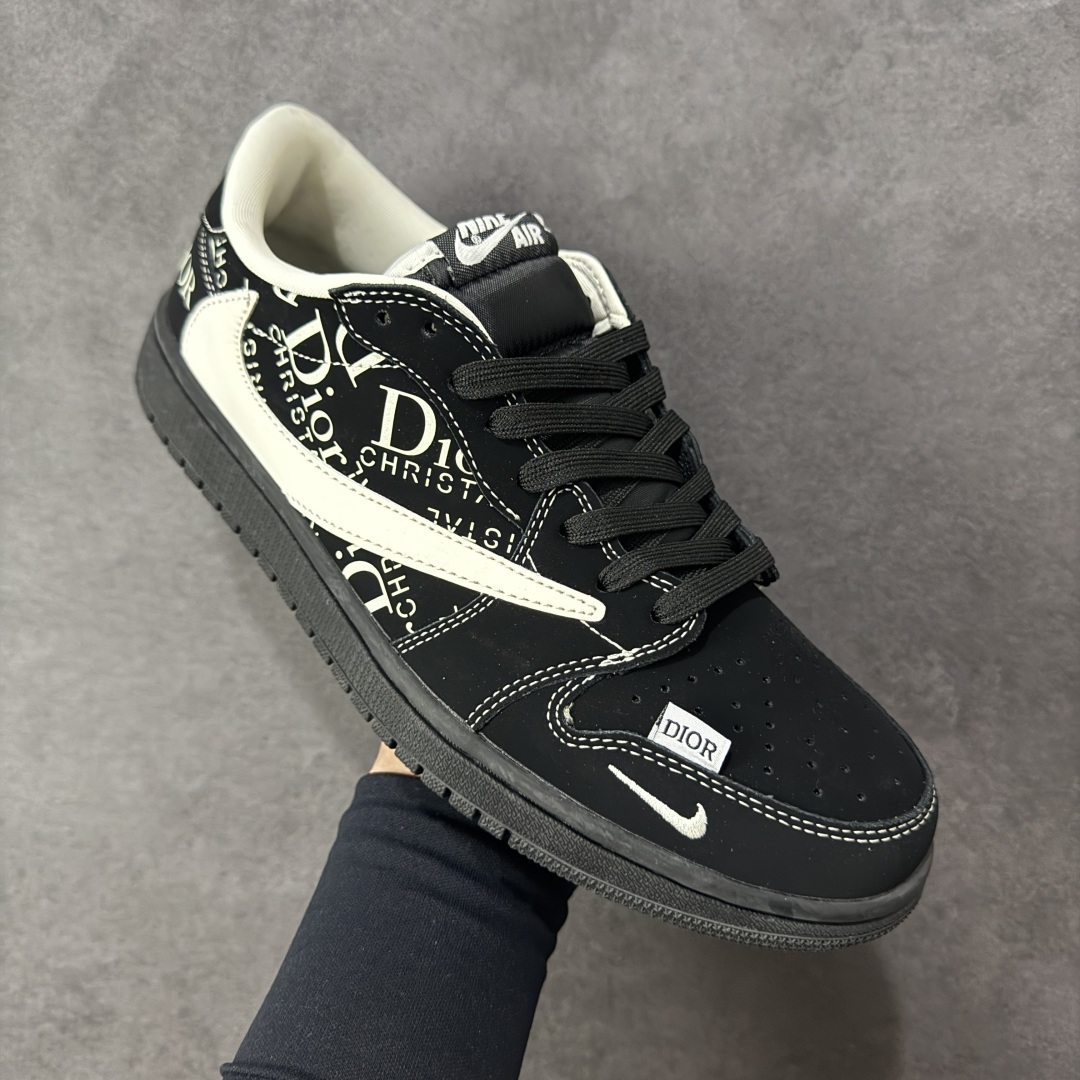 图片[3]-【定制版】Travis Scott x Nike Air Jordan 1 Low x DIOR Air Jordan 1 Low 反转黑白小勾倒钩 全鞋采用原装头层皮，用料扎实 精雕细琢 鞋型极致还原 飞翼3D打印改良 深度立体 四线中底拉帮皮料选材 钢印 背胶一应俱全 全新批次 原装原模大底全鞋原厂定制皮料，手感细腻正确折边工艺 完美细节诠释 货号：LD2025-036 尺码：36 36.5 37.5 38 38.5 39 40 40.5 41 42 42.5 43 44 44.5 45-选品中心
