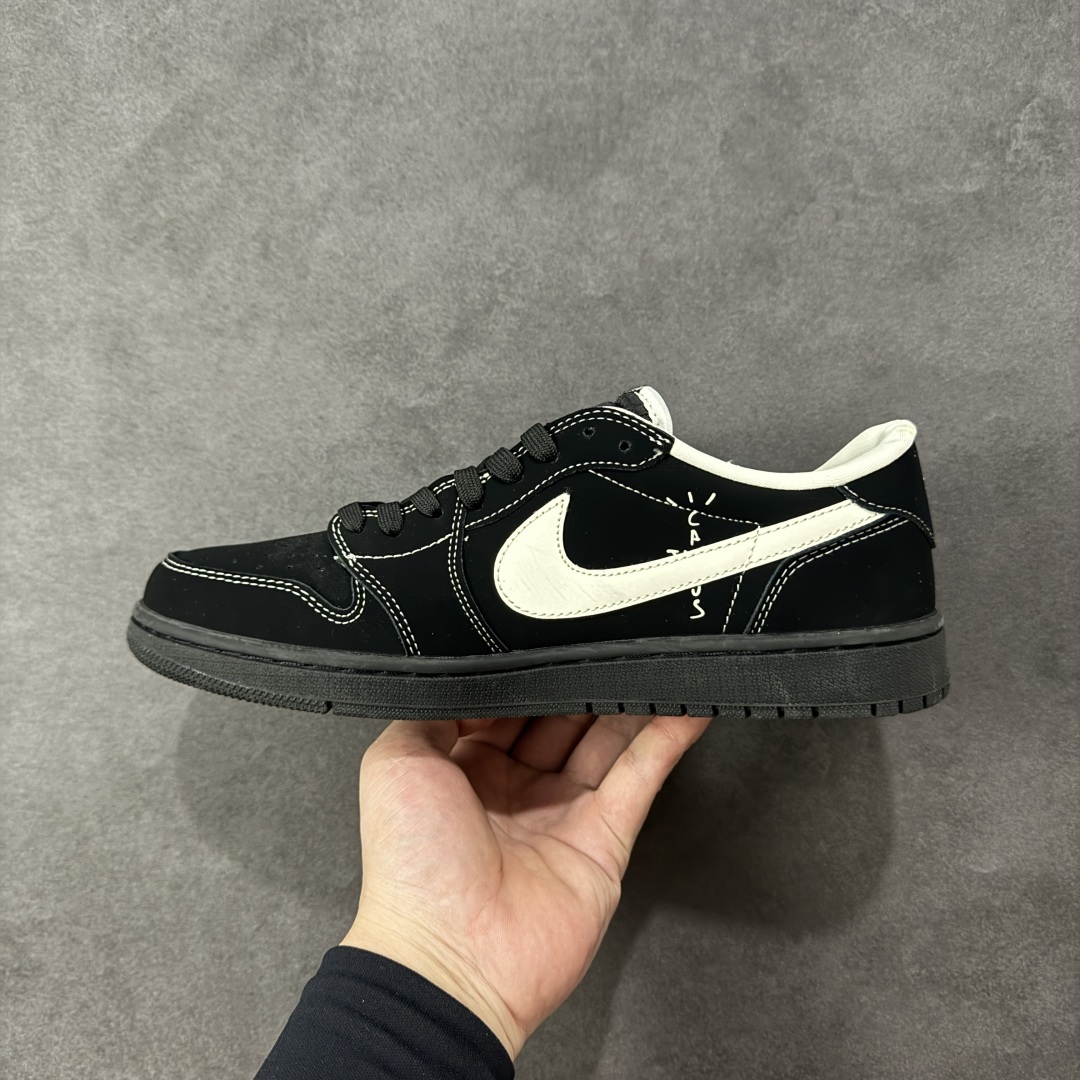图片[2]-【定制版】Travis Scott x Nike Air Jordan 1 Low x DIOR Air Jordan 1 Low 反转黑白小勾倒钩 全鞋采用原装头层皮，用料扎实 精雕细琢 鞋型极致还原 飞翼3D打印改良 深度立体 四线中底拉帮皮料选材 钢印 背胶一应俱全 全新批次 原装原模大底全鞋原厂定制皮料，手感细腻正确折边工艺 完美细节诠释 货号：LD2025-036 尺码：36 36.5 37.5 38 38.5 39 40 40.5 41 42 42.5 43 44 44.5 45-选品中心
