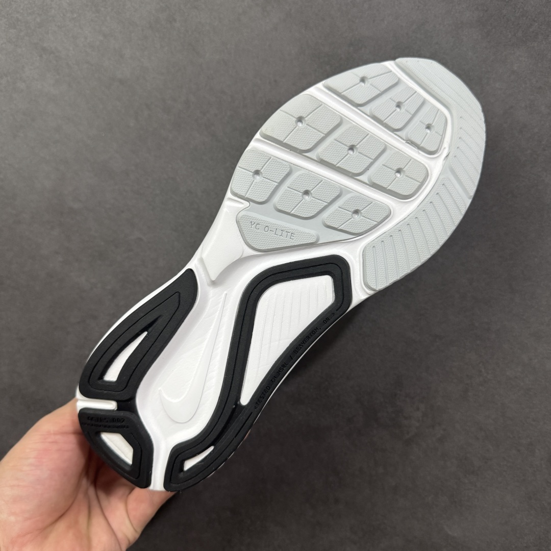 图片[9]-【RS纯原版】NK Zoom Structure 26代 缓震舒适轻量跑步鞋 鞋面采用聚酯纤维网面材质制作。鞋身整体轻盈舒适透气，整体颜色非常协调，简约风格，让日穿的穿搭更时尚。前掌搭载Air Zoom气垫，中底采用ReactX泡棉减震科技。 货号：HJ1102-100 尺码：36 36.5 37.5 38 38.5 39 40 40.5 41 42 42.5 43 44 44.5 45 46-选品中心