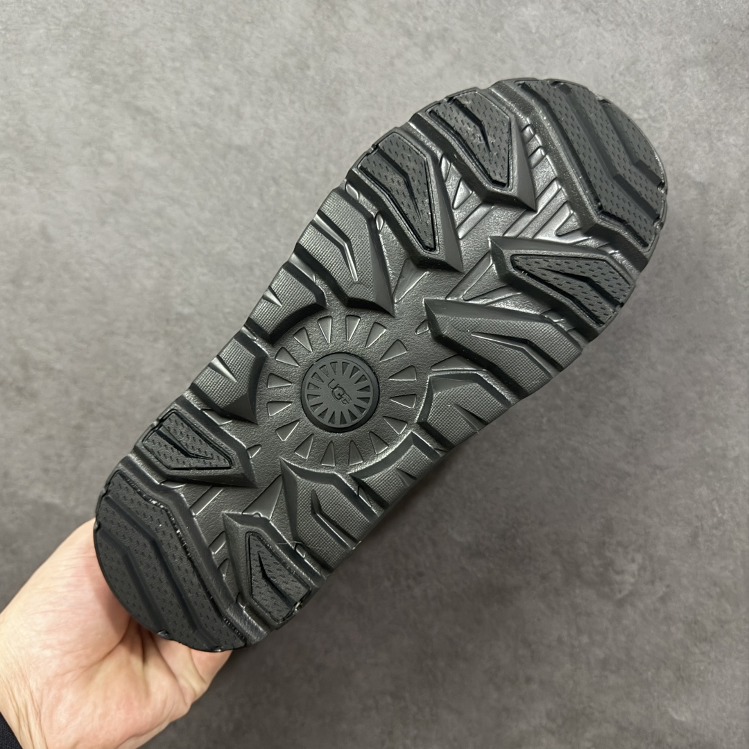 图片[9]-【SP顶级版】UGG Neumel Weather Hybrid M/1143991 秋冬羊毛一体雪地靴 原代工厂隆丰A级真羊毛皮一体完全遵循正平正品，精选A级羊皮毛一体材质，内里毛绒如云朵般包裹双脚，白带恒温属性一寒锁温抗冻，股季透气排湿，让双脚时刻处于干爽舒适的状态，轻量化设计搭配柔韧鞋底，每一步都似踩在软垫上，再加上贴合足型的弧度与足跟支撑，无论是居家休憩,外出通勤还是日常跑腿，全天行走也无负担。 从经典高筒靴到简约拖鞋，从基础中性色到潮流设计，既能与牛仔裤、卫衣打造随性日常，也能搭配裙子、男女同款更能轻松适配情侣穿搭。 优质羊皮毛天生耐磨损，搭配扎实工艺与防水科技加持，能抵御日常磨损与雨雪侵袭。一双穿数年仍能保持柔软质感💪🏻 尺码：35-45 编码：XZB340350-选品中心