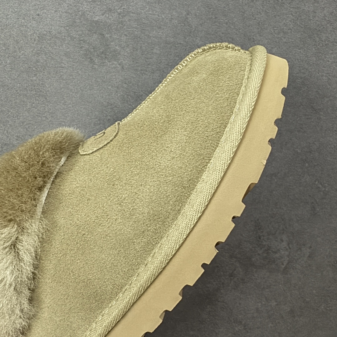 图片[5]-【SP顶级版】UGG W Classic MINI II 羚羊 秋冬羊毛一体雪地靴 1134810 原代工厂隆丰A级真羊毛皮一体完全遵循正平正品，精选A级羊皮毛一体材质，内里毛绒如云朵般包裹双脚，白带恒温属性一寒锁温抗冻，股季透气排湿，让双脚时刻处于干爽舒适的状态，轻量化设计搭配柔韧鞋底，每一步都似踩在软垫上，再加上贴合足型的弧度与足跟支撑，无论是居家休憩,外出通勤还是日常跑腿，全天行走也无负担。 从经典高筒靴到简约拖鞋，从基础中性色到潮流设计，既能与牛仔裤、卫衣打造随性日常，也能搭配裙子、男女同款更能轻松适配情侣穿搭。 优质羊皮毛天生耐磨损，搭配扎实工艺与防水科技加持，能抵御日常磨损与雨雪侵袭。一双穿数年仍能保持柔软质感💪🏻 尺码：35-40-选品中心