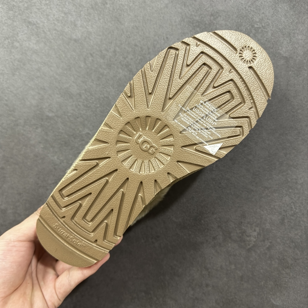 图片[9]-【SP顶级版】UGG W Classic MINI II 羚羊 秋冬羊毛一体雪地靴 1134810 原代工厂隆丰A级真羊毛皮一体完全遵循正平正品，精选A级羊皮毛一体材质，内里毛绒如云朵般包裹双脚，白带恒温属性一寒锁温抗冻，股季透气排湿，让双脚时刻处于干爽舒适的状态，轻量化设计搭配柔韧鞋底，每一步都似踩在软垫上，再加上贴合足型的弧度与足跟支撑，无论是居家休憩,外出通勤还是日常跑腿，全天行走也无负担。 从经典高筒靴到简约拖鞋，从基础中性色到潮流设计，既能与牛仔裤、卫衣打造随性日常，也能搭配裙子、男女同款更能轻松适配情侣穿搭。 优质羊皮毛天生耐磨损，搭配扎实工艺与防水科技加持，能抵御日常磨损与雨雪侵袭。一双穿数年仍能保持柔软质感💪🏻 尺码：35-40-选品中心