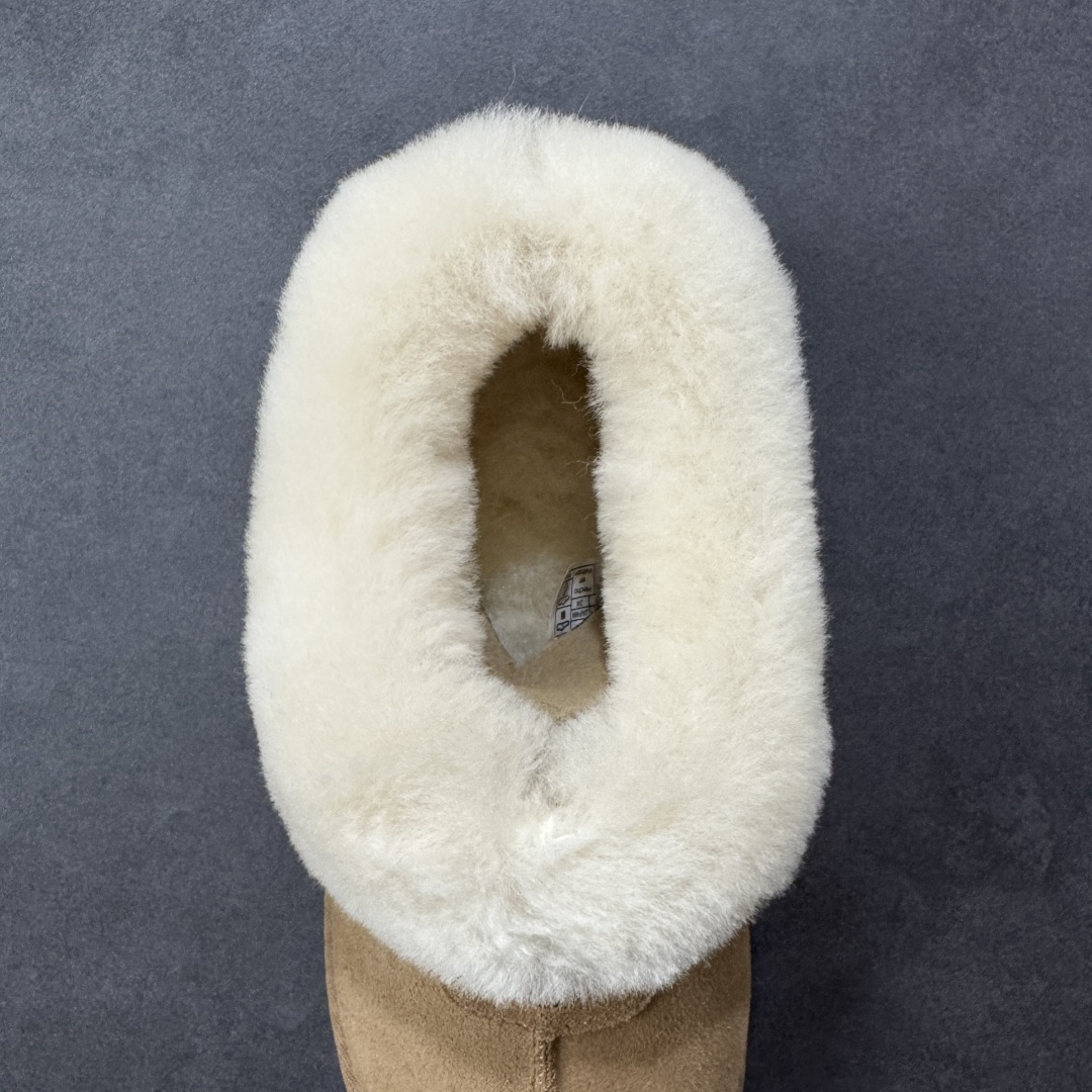 图片[7]-【SP顶级版】UGG W Classic MINI II 羚羊 秋冬羊毛一体雪地靴 1134810 原代工厂隆丰A级真羊毛皮一体完全遵循正平正品，精选A级羊皮毛一体材质，内里毛绒如云朵般包裹双脚，白带恒温属性一寒锁温抗冻，股季透气排湿，让双脚时刻处于干爽舒适的状态，轻量化设计搭配柔韧鞋底，每一步都似踩在软垫上，再加上贴合足型的弧度与足跟支撑，无论是居家休憩,外出通勤还是日常跑腿，全天行走也无负担。 从经典高筒靴到简约拖鞋，从基础中性色到潮流设计，既能与牛仔裤、卫衣打造随性日常，也能搭配裙子、男女同款更能轻松适配情侣穿搭。 优质羊皮毛天生耐磨损，搭配扎实工艺与防水科技加持，能抵御日常磨损与雨雪侵袭。一双穿数年仍能保持柔软质感💪🏻 尺码：35-40-选品中心