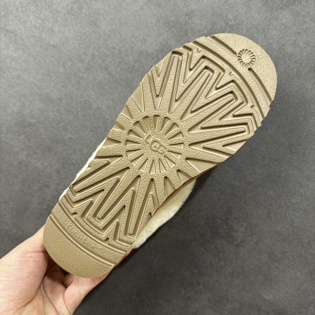 图片[9]-【SP顶级版】UGG W Classic MINI II 羚羊 秋冬羊毛一体雪地靴 1134810 原代工厂隆丰A级真羊毛皮一体完全遵循正平正品，精选A级羊皮毛一体材质，内里毛绒如云朵般包裹双脚，白带恒温属性一寒锁温抗冻，股季透气排湿，让双脚时刻处于干爽舒适的状态，轻量化设计搭配柔韧鞋底，每一步都似踩在软垫上，再加上贴合足型的弧度与足跟支撑，无论是居家休憩,外出通勤还是日常跑腿，全天行走也无负担。 从经典高筒靴到简约拖鞋，从基础中性色到潮流设计，既能与牛仔裤、卫衣打造随性日常，也能搭配裙子、男女同款更能轻松适配情侣穿搭。 优质羊皮毛天生耐磨损，搭配扎实工艺与防水科技加持，能抵御日常磨损与雨雪侵袭。一双穿数年仍能保持柔软质感💪🏻 尺码：35-40-选品中心