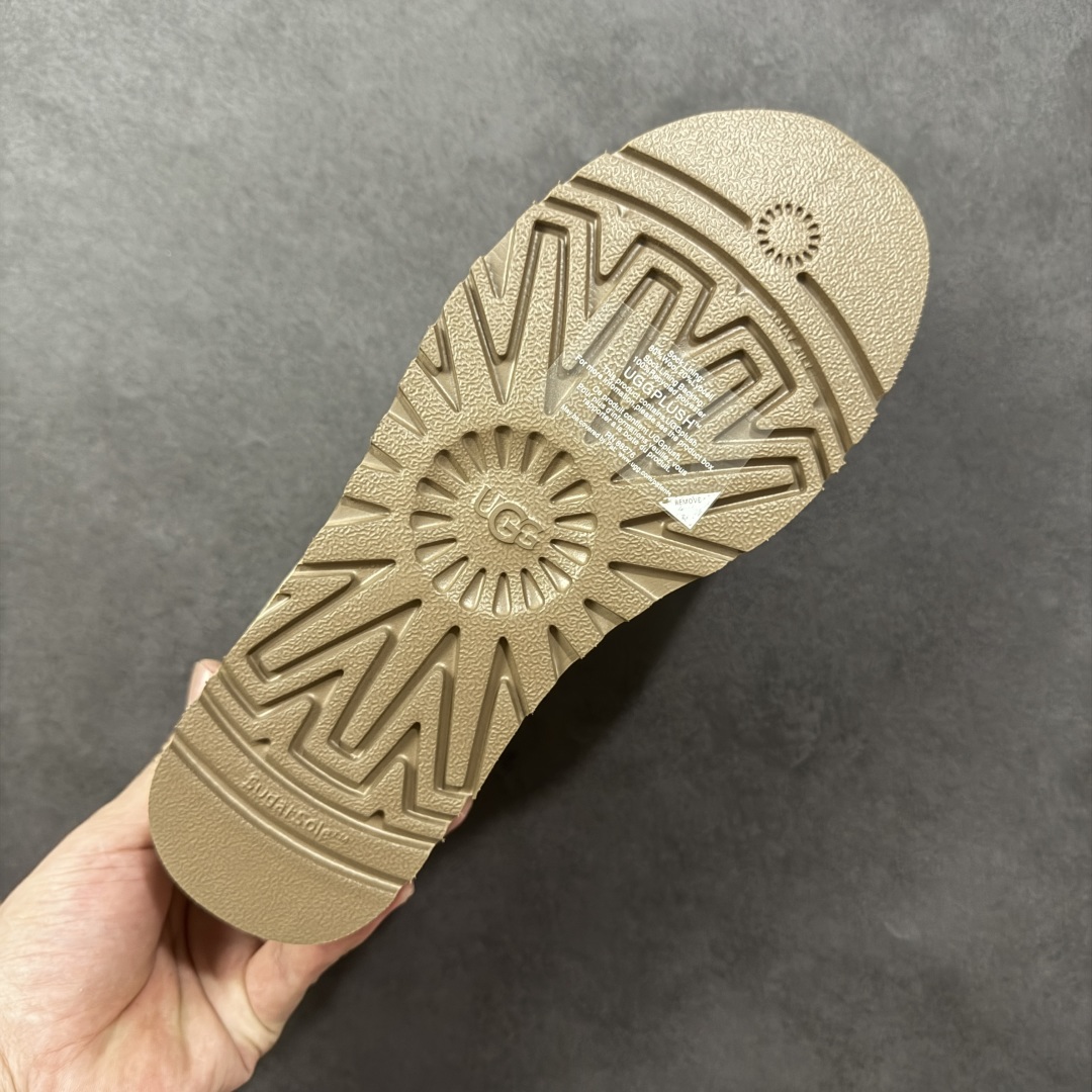 图片[9]-【SP顶级版】UGG Mini 1135092系列 秋冬羊毛一体雪地靴 原代工厂隆丰A级真羊毛皮一体完全遵循正平正品，精选A级羊皮毛一体材质，内里毛绒如云朵般包裹双脚，白带恒温属性一寒锁温抗冻，股季透气排湿，让双脚时刻处于干爽舒适的状态，轻量化设计搭配柔韧鞋底，每一步都似踩在软垫上，再加上贴合足型的弧度与足跟支撑，无论是居家休憩,外出通勤还是日常跑腿，全天行走也无负担。 从经典高筒靴到简约拖鞋，从基础中性色到潮流设计，既能与牛仔裤、卫衣打造随性日常，也能搭配裙子、男女同款更能轻松适配情侣穿搭。 优质羊皮毛天生耐磨损，搭配扎实工艺与防水科技加持，能抵御日常磨损与雨雪侵袭。一双穿数年仍能保持柔软质感💪🏻 尺码：35-40-选品中心