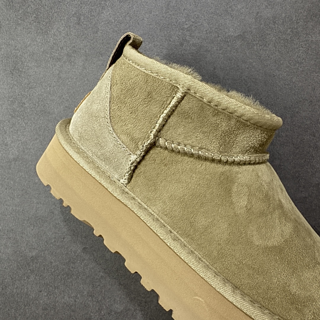 图片[6]-【SP顶级版】UGG Mini 1135092系列 秋冬羊毛一体雪地靴 原代工厂隆丰A级真羊毛皮一体完全遵循正平正品，精选A级羊皮毛一体材质，内里毛绒如云朵般包裹双脚，白带恒温属性一寒锁温抗冻，股季透气排湿，让双脚时刻处于干爽舒适的状态，轻量化设计搭配柔韧鞋底，每一步都似踩在软垫上，再加上贴合足型的弧度与足跟支撑，无论是居家休憩,外出通勤还是日常跑腿，全天行走也无负担。 从经典高筒靴到简约拖鞋，从基础中性色到潮流设计，既能与牛仔裤、卫衣打造随性日常，也能搭配裙子、男女同款更能轻松适配情侣穿搭。 优质羊皮毛天生耐磨损，搭配扎实工艺与防水科技加持，能抵御日常磨损与雨雪侵袭。一双穿数年仍能保持柔软质感💪🏻 尺码：35-40-选品中心
