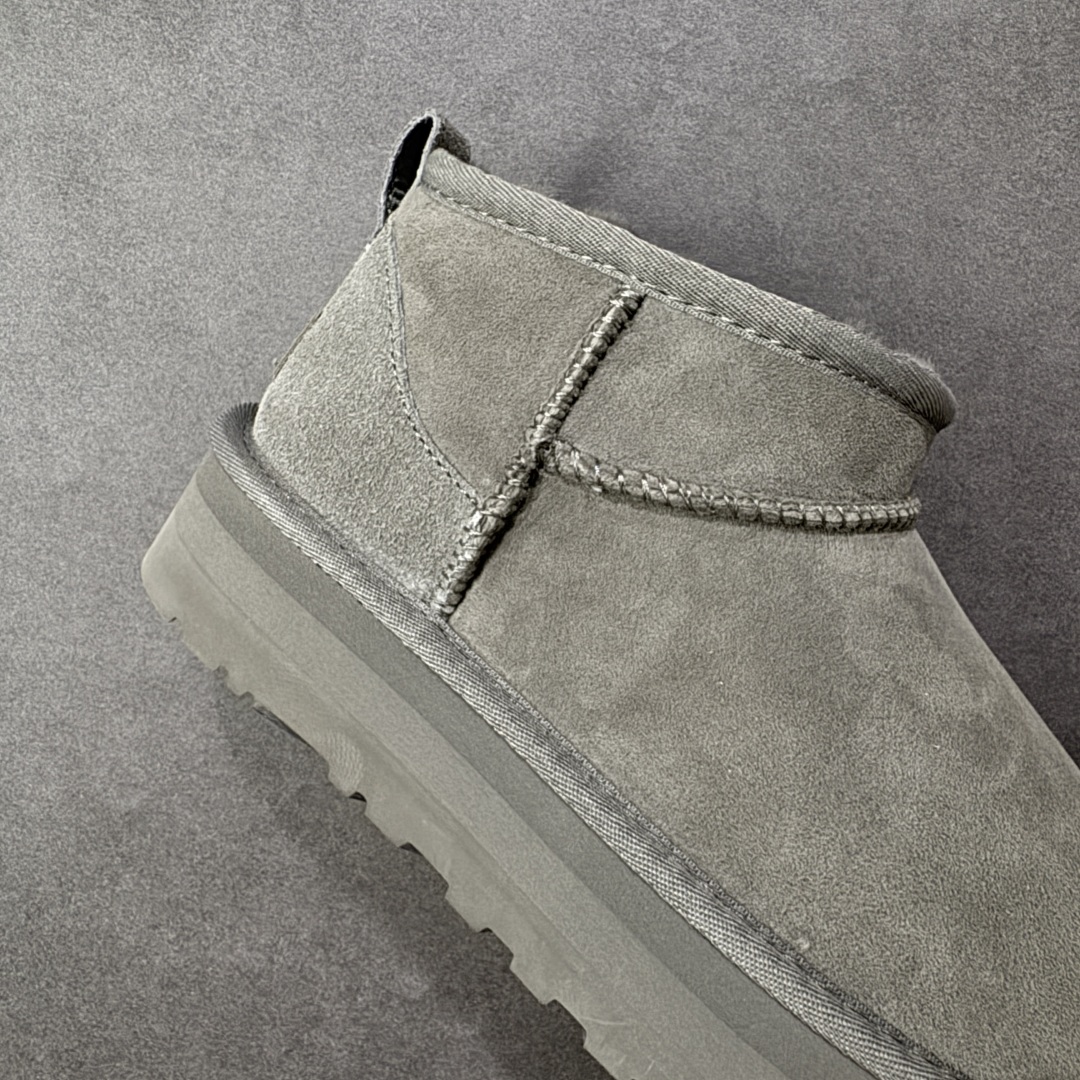 图片[6]-【SP顶级版】UGG Mini 1135092系列 秋冬羊毛一体雪地靴 原代工厂隆丰A级真羊毛皮一体完全遵循正平正品，精选A级羊皮毛一体材质，内里毛绒如云朵般包裹双脚，白带恒温属性一寒锁温抗冻，股季透气排湿，让双脚时刻处于干爽舒适的状态，轻量化设计搭配柔韧鞋底，每一步都似踩在软垫上，再加上贴合足型的弧度与足跟支撑，无论是居家休憩,外出通勤还是日常跑腿，全天行走也无负担。 从经典高筒靴到简约拖鞋，从基础中性色到潮流设计，既能与牛仔裤、卫衣打造随性日常，也能搭配裙子、男女同款更能轻松适配情侣穿搭。 优质羊皮毛天生耐磨损，搭配扎实工艺与防水科技加持，能抵御日常磨损与雨雪侵袭。一双穿数年仍能保持柔软质感💪🏻 尺码：35-40-选品中心