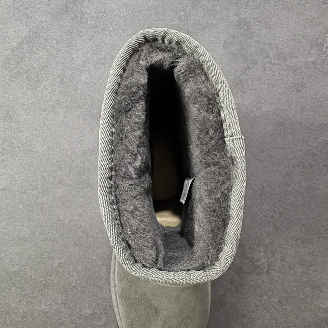 图片[7]-【SP顶级版】UGG 6226 系列 秋冬羊毛一体雪地靴 原代工厂隆丰A级真羊毛皮一体完全遵循正平正品，精选A级羊皮毛一体材质，内里毛绒如云朵般包裹双脚，白带恒温属性一寒锁温抗冻，股季透气排湿，让双脚时刻处于干爽舒适的状态，轻量化设计搭配柔韧鞋底，每一步都似踩在软垫上，再加上贴合足型的弧度与足跟支撑，无论是居家休憩,外出通勤还是日常跑腿，全天行走也无负担。 从经典高筒靴到简约拖鞋，从基础中性色到潮流设计，既能与牛仔裤、卫衣打造随性日常，也能搭配裙子、男女同款更能轻松适配情侣穿搭。 优质羊皮毛天生耐磨损，搭配扎实工艺与防水科技加持，能抵御日常磨损与雨雪侵袭。一双穿数年仍能保持柔软质感💪🏻 尺码：35-40-选品中心