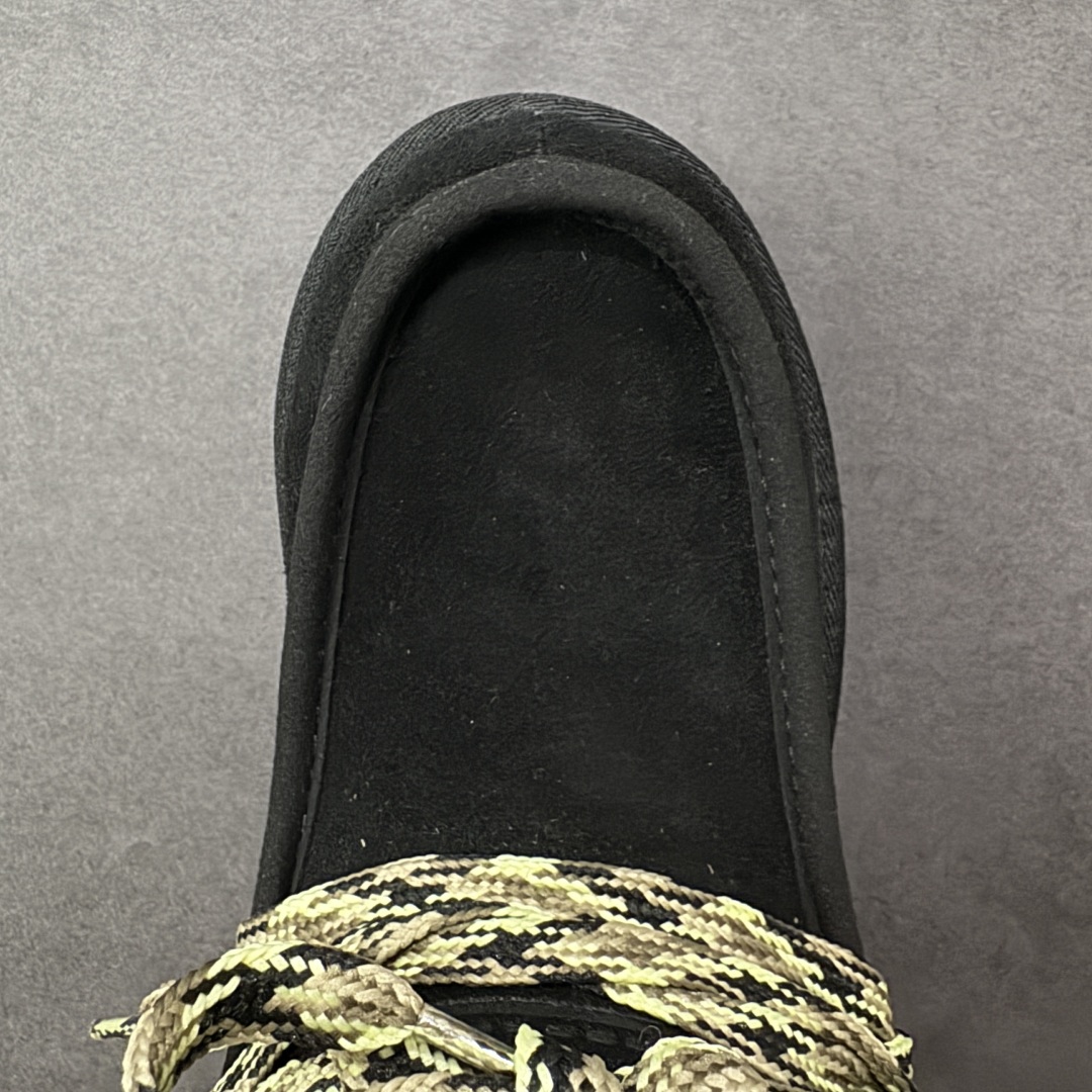 图片[8]-【SP顶级版】UGG 3954 系列 秋冬羊毛一体雪地靴 原代工厂隆丰A级真羊毛皮一体完全遵循正平正品，精选A级羊皮毛一体材质，内里毛绒如云朵般包裹双脚，白带恒温属性一寒锁温抗冻，股季透气排湿，让双脚时刻处于干爽舒适的状态，轻量化设计搭配柔韧鞋底，每一步都似踩在软垫上，再加上贴合足型的弧度与足跟支撑，无论是居家休憩,外出通勤还是日常跑腿，全天行走也无负担。 从经典高筒靴到简约拖鞋，从基础中性色到潮流设计，既能与牛仔裤、卫衣打造随性日常，也能搭配裙子、男女同款更能轻松适配情侣穿搭。 优质羊皮毛天生耐磨损，搭配扎实工艺与防水科技加持，能抵御日常磨损与雨雪侵袭。一双穿数年仍能保持柔软质感💪🏻 尺码：35-40-选品中心