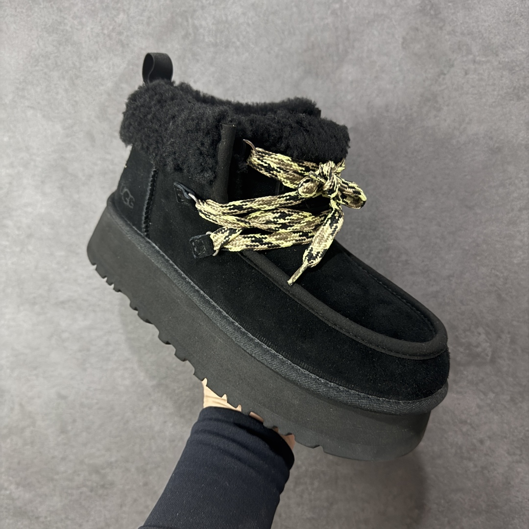 图片[3]-【SP顶级版】UGG 3954 系列 秋冬羊毛一体雪地靴 原代工厂隆丰A级真羊毛皮一体完全遵循正平正品，精选A级羊皮毛一体材质，内里毛绒如云朵般包裹双脚，白带恒温属性一寒锁温抗冻，股季透气排湿，让双脚时刻处于干爽舒适的状态，轻量化设计搭配柔韧鞋底，每一步都似踩在软垫上，再加上贴合足型的弧度与足跟支撑，无论是居家休憩,外出通勤还是日常跑腿，全天行走也无负担。 从经典高筒靴到简约拖鞋，从基础中性色到潮流设计，既能与牛仔裤、卫衣打造随性日常，也能搭配裙子、男女同款更能轻松适配情侣穿搭。 优质羊皮毛天生耐磨损，搭配扎实工艺与防水科技加持，能抵御日常磨损与雨雪侵袭。一双穿数年仍能保持柔软质感💪🏻 尺码：35-40-选品中心