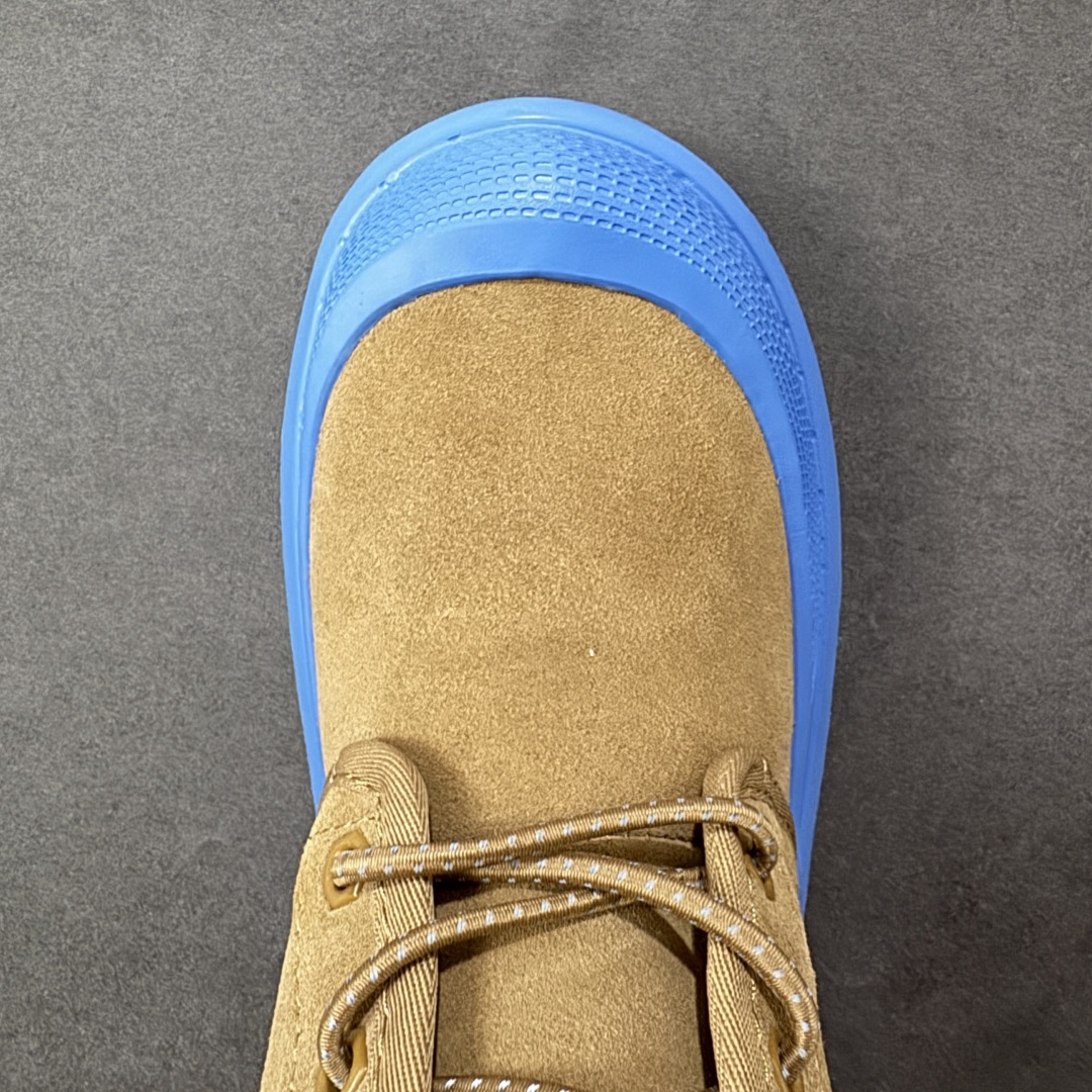 图片[8]-【SP顶级版】UGG Neumel Weather Hybrid M/1143991 秋冬羊毛一体雪地靴 原代工厂隆丰A级真羊毛皮一体完全遵循正平正品，精选A级羊皮毛一体材质，内里毛绒如云朵般包裹双脚，白带恒温属性一寒锁温抗冻，股季透气排湿，让双脚时刻处于干爽舒适的状态，轻量化设计搭配柔韧鞋底，每一步都似踩在软垫上，再加上贴合足型的弧度与足跟支撑，无论是居家休憩,外出通勤还是日常跑腿，全天行走也无负担。 从经典高筒靴到简约拖鞋，从基础中性色到潮流设计，既能与牛仔裤、卫衣打造随性日常，也能搭配裙子、男女同款更能轻松适配情侣穿搭。 优质羊皮毛天生耐磨损，搭配扎实工艺与防水科技加持，能抵御日常磨损与雨雪侵袭。一双穿数年仍能保持柔软质感💪🏻 尺码：35-45 编码：XZB340350-选品中心