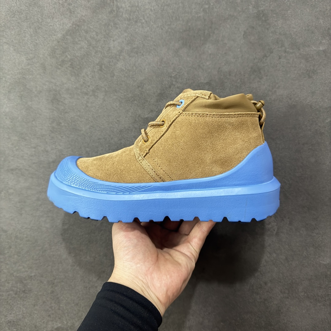 图片[2]-【SP顶级版】UGG Neumel Weather Hybrid M/1143991 秋冬羊毛一体雪地靴 原代工厂隆丰A级真羊毛皮一体完全遵循正平正品，精选A级羊皮毛一体材质，内里毛绒如云朵般包裹双脚，白带恒温属性一寒锁温抗冻，股季透气排湿，让双脚时刻处于干爽舒适的状态，轻量化设计搭配柔韧鞋底，每一步都似踩在软垫上，再加上贴合足型的弧度与足跟支撑，无论是居家休憩,外出通勤还是日常跑腿，全天行走也无负担。 从经典高筒靴到简约拖鞋，从基础中性色到潮流设计，既能与牛仔裤、卫衣打造随性日常，也能搭配裙子、男女同款更能轻松适配情侣穿搭。 优质羊皮毛天生耐磨损，搭配扎实工艺与防水科技加持，能抵御日常磨损与雨雪侵袭。一双穿数年仍能保持柔软质感💪🏻 尺码：35-45 编码：XZB340350-选品中心