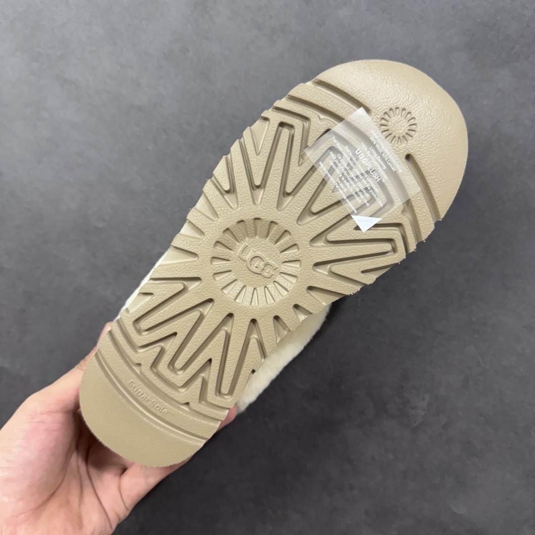 图片[9]-【SP顶级版】UGG Mini 1393 系列 秋冬羊毛一体雪地靴 原代工厂隆丰A级真羊毛皮一体完全遵循正平正品，精选A级羊皮毛一体材质，内里毛绒如云朵般包裹双脚，白带恒温属性一寒锁温抗冻，股季透气排湿，让双脚时刻处于干爽舒适的状态，轻量化设计搭配柔韧鞋底，每一步都似踩在软垫上，再加上贴合足型的弧度与足跟支撑，无论是居家休憩,外出通勤还是日常跑腿，全天行走也无负担。 从经典高筒靴到简约拖鞋，从基础中性色到潮流设计，既能与牛仔裤、卫衣打造随性日常，也能搭配裙子、男女同款更能轻松适配情侣穿搭。 优质羊皮毛天生耐磨损，搭配扎实工艺与防水科技加持，能抵御日常磨损与雨雪侵袭。一双穿数年仍能保持柔软质感💪🏻 尺码：35-40-选品中心