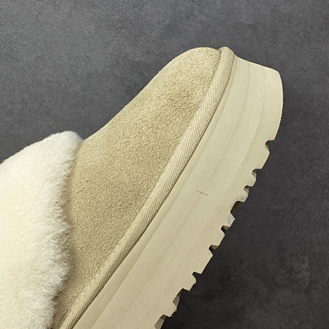 图片[5]-【SP顶级版】UGG Mini 1393 系列 秋冬羊毛一体雪地靴 原代工厂隆丰A级真羊毛皮一体完全遵循正平正品，精选A级羊皮毛一体材质，内里毛绒如云朵般包裹双脚，白带恒温属性一寒锁温抗冻，股季透气排湿，让双脚时刻处于干爽舒适的状态，轻量化设计搭配柔韧鞋底，每一步都似踩在软垫上，再加上贴合足型的弧度与足跟支撑，无论是居家休憩,外出通勤还是日常跑腿，全天行走也无负担。 从经典高筒靴到简约拖鞋，从基础中性色到潮流设计，既能与牛仔裤、卫衣打造随性日常，也能搭配裙子、男女同款更能轻松适配情侣穿搭。 优质羊皮毛天生耐磨损，搭配扎实工艺与防水科技加持，能抵御日常磨损与雨雪侵袭。一双穿数年仍能保持柔软质感💪🏻 尺码：35-40-选品中心