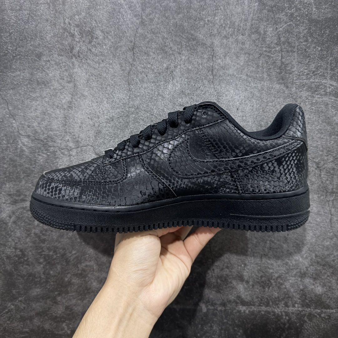 图片[2]-【ZOK版本】Nike Air Force 1 Low AF1 x Kobe Foreve黑曼巴时尚舒适防滑耐磨低帮板鞋 男鞋 科比蛇纹黑色 IB0018-500 私人订单开发 区别市场通货 原楦头原纸板 打造纯正空军专注外贸渠道 正确头层蛇纹皮革鞋面材质 蛇纹效果显著 内置全掌真气垫 原盒配件 正确中底拉帮工艺 正确鞋盒 货号：IB0018-003 尺码：40 40.5 41 42 42.5 43 44 44.5 45 46 47.5 48-选品中心