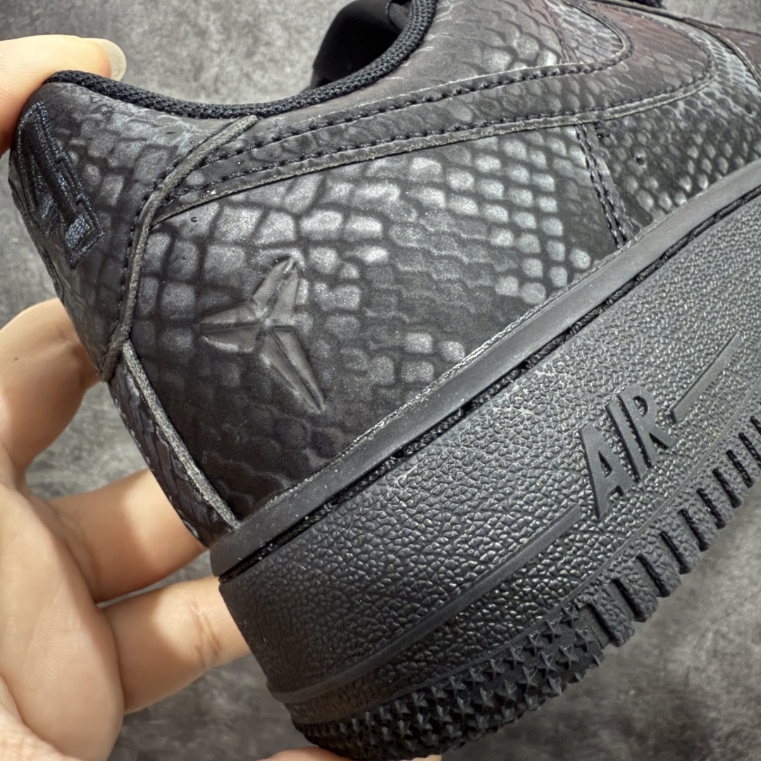 图片[2]-【ZOK版本】Nike Air Force 1 Low AF1 x Kobe Foreve黑曼巴时尚舒适防滑耐磨低帮板鞋 男鞋 科比蛇纹黑色 IB0018-500 私人订单开发 区别市场通货 原楦头原纸板 打造纯正空军专注外贸渠道 正确头层蛇纹皮革鞋面材质 蛇纹效果显著 内置全掌真气垫 原盒配件 正确中底拉帮工艺 正确鞋盒 货号：IB0018-003 尺码：40 40.5 41 42 42.5 43 44 44.5 45 46 47.5 48-选品中心