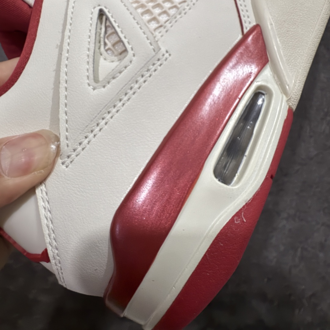 图片[3]-【原厂版】Air Jordan AJ4 白米红情人节 新晋AJ外贸大厂全新生产线出品 整体版型质感 用料细节都绝不含糊 同价位无敌 原鞋开发原楦原纸板同源开发 完美呈现乔4的版型 内侧正确双色网格77 还原细节 原厂皮料 正确气垫颜色 正确网格工艺 正确拉帮工艺 全鞋原装材料制作 原档案原模具打造 支持全方位与正品对比 尺码：40 40.5 41 42 42.5 43 44 44.5 45 46 47.5 48.5-选品中心