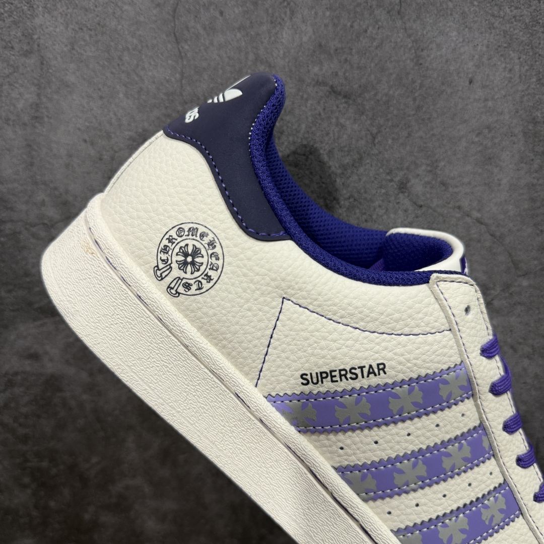 图片[7]-【定制版】Adidas Superstar “克罗心联名- 白紫克罗心印花”经典贝壳头造型，搭配米白与藏蓝的清爽配色 高端定制 低帮休闲板鞋 定制鞋盒 大厂纯原品质出货 超高清洁度 皮料切割干净无任何毛边 细节完美 货号：DS0021 尺码： 36 36.5 37.5 38 38.5 39 40 40.5 41 42 42.5 43 44 44.5 45-选品中心