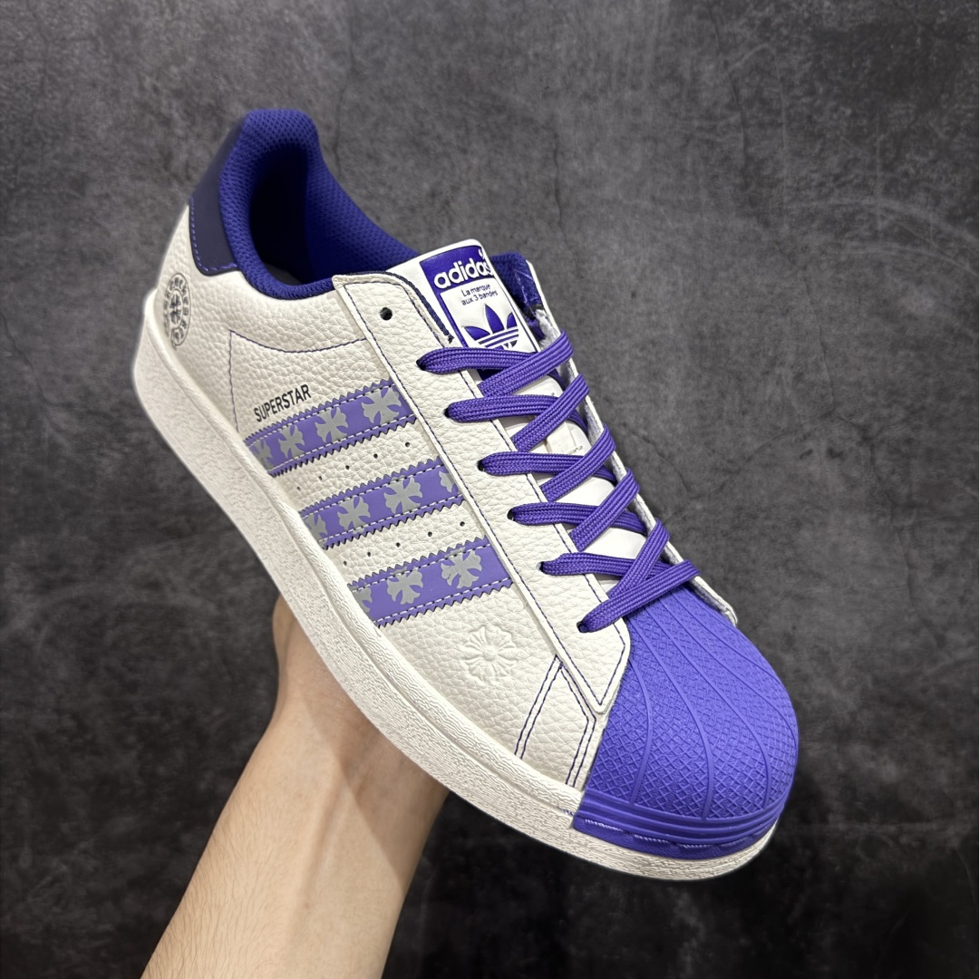 图片[3]-【定制版】Adidas Superstar “克罗心联名- 白紫克罗心印花”经典贝壳头造型，搭配米白与藏蓝的清爽配色 高端定制 低帮休闲板鞋 定制鞋盒 大厂纯原品质出货 超高清洁度 皮料切割干净无任何毛边 细节完美 货号：DS0021 尺码： 36 36.5 37.5 38 38.5 39 40 40.5 41 42 42.5 43 44 44.5 45-选品中心