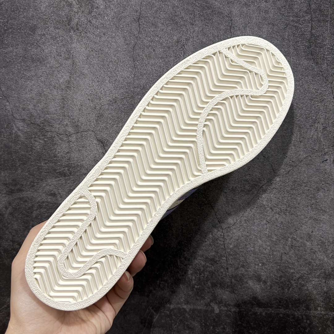 图片[9]-【定制版】Adidas Superstar “克罗心联名- 白紫克罗心印花”经典贝壳头造型，搭配米白与藏蓝的清爽配色 高端定制 低帮休闲板鞋 定制鞋盒 大厂纯原品质出货 超高清洁度 皮料切割干净无任何毛边 细节完美 货号：DS0021 尺码： 36 36.5 37.5 38 38.5 39 40 40.5 41 42 42.5 43 44 44.5 45-选品中心