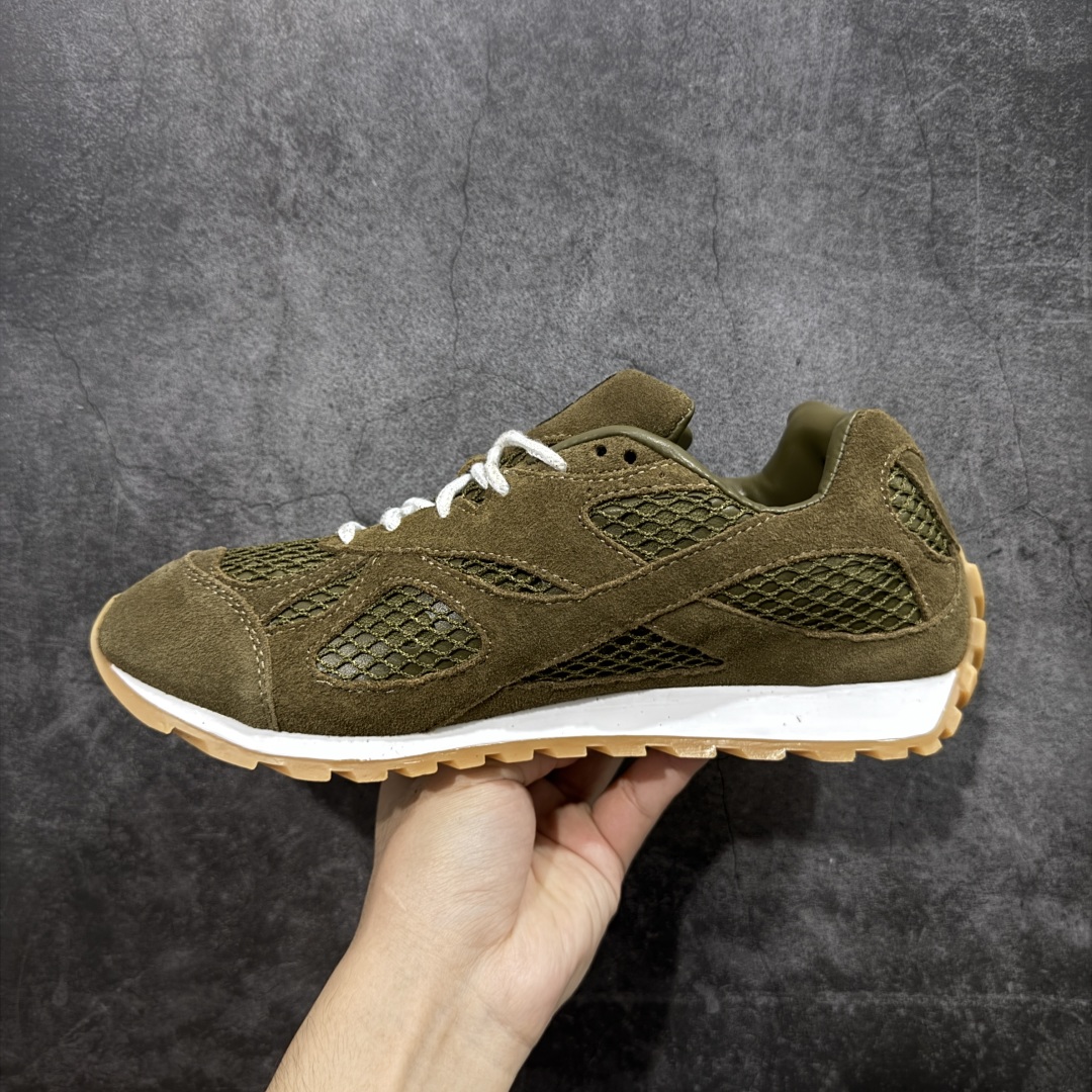 图片[2]-【纯原S版】BOTTEGA VENETA Orbit Runner BV葆蝶家时尚休闲王一博同款老爹鞋运动鞋 原版开发 一比一打造 相似度百分之99以上 市场一梯队级别品质 区别市场任何标文顶级品质版本 采用轻质科技网布面料 搭配几何图案设计橡胶外底 王炸系列 高版本 认准套包工艺 实际增高很多哦 还是一样显腿细非常nice 耐玩耐造 对标对版 套包鞋工艺 认准高版本 大底选用拼色TPU大底 配置原版包装 尺码：36 37 38 39 40 41 42 43 44 45 46 47-选品中心