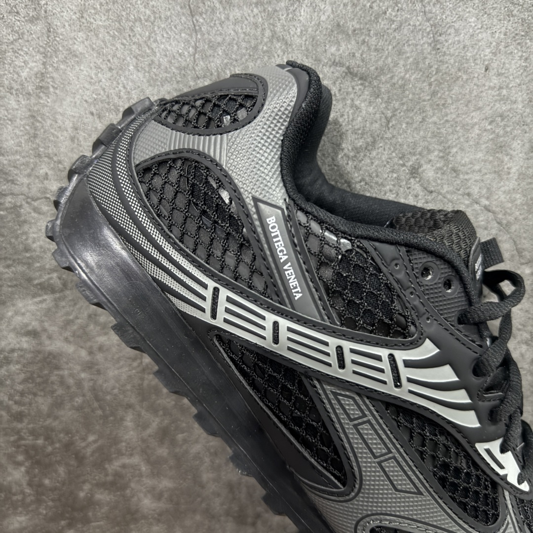 图片[7]-【纯原S版】BOTTEGA VENETA Orbit Runner BV葆蝶家时尚休闲王一博同款老爹鞋运动鞋 原版开发 一比一打造 相似度百分之99以上 市场一梯队级别品质 区别市场任何标文顶级品质版本 采用轻质科技网布面料 搭配几何图案设计橡胶外底 王炸系列 高版本 认准套包工艺 实际增高很多哦 还是一样显腿细非常nice 耐玩耐造 对标对版 套包鞋工艺 认准高版本 大底选用拼色TPU大底 配置原版包装 尺码：36 37 38 39 40 41 42 43 44 45 46 47-选品中心