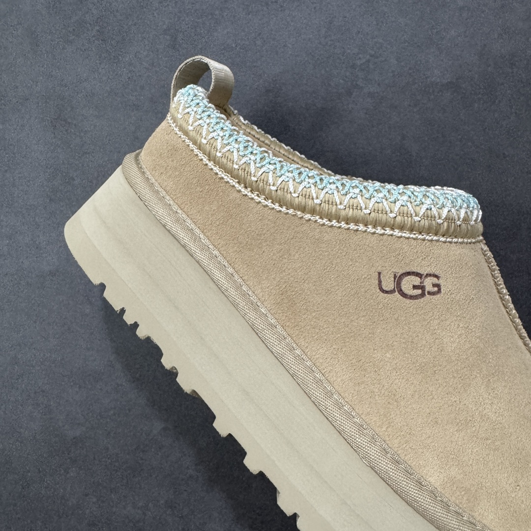 图片[6]-【SP顶级版】UGG TAZZ 低帮厚底秋冬羊毛一体雪地靴 W/1122553 原代工厂隆丰A级真羊毛皮一体完全遵循正平正品，精选A级羊皮毛一体材质，内里毛绒如云朵般包裹双脚，白带恒温属性一寒锁温抗冻，股季透气排湿，让双脚时刻处于干爽舒适的状态，轻量化设计搭配柔韧鞋底，每一步都似踩在软垫上，再加上贴合足型的弧度与足跟支撑，无论是居家休憩,外出通勤还是日常跑腿，全天行走也无负担。 从经典高筒靴到简约拖鞋，从基础中性色到潮流设计，既能与牛仔裤、卫衣打造随性日常，也能搭配裙子、男女同款更能轻松适配情侣穿搭。 优质羊皮毛天生耐磨损，搭配扎实工艺与防水科技加持，能抵御日常磨损与雨雪侵袭。一双穿数年仍能保持柔软质感💪🏻 尺码：35-41-选品中心
