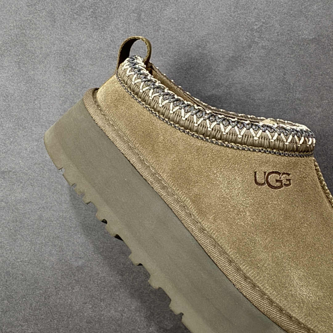 图片[6]-【SP顶级版】UGG TAZZ 低帮厚底秋冬羊毛一体雪地靴 W/1122553 原代工厂隆丰A级真羊毛皮一体完全遵循正平正品，精选A级羊皮毛一体材质，内里毛绒如云朵般包裹双脚，白带恒温属性一寒锁温抗冻，股季透气排湿，让双脚时刻处于干爽舒适的状态，轻量化设计搭配柔韧鞋底，每一步都似踩在软垫上，再加上贴合足型的弧度与足跟支撑，无论是居家休憩,外出通勤还是日常跑腿，全天行走也无负担。 从经典高筒靴到简约拖鞋，从基础中性色到潮流设计，既能与牛仔裤、卫衣打造随性日常，也能搭配裙子、男女同款更能轻松适配情侣穿搭。 优质羊皮毛天生耐磨损，搭配扎实工艺与防水科技加持，能抵御日常磨损与雨雪侵袭。一双穿数年仍能保持柔软质感💪🏻 尺码：35-41-选品中心