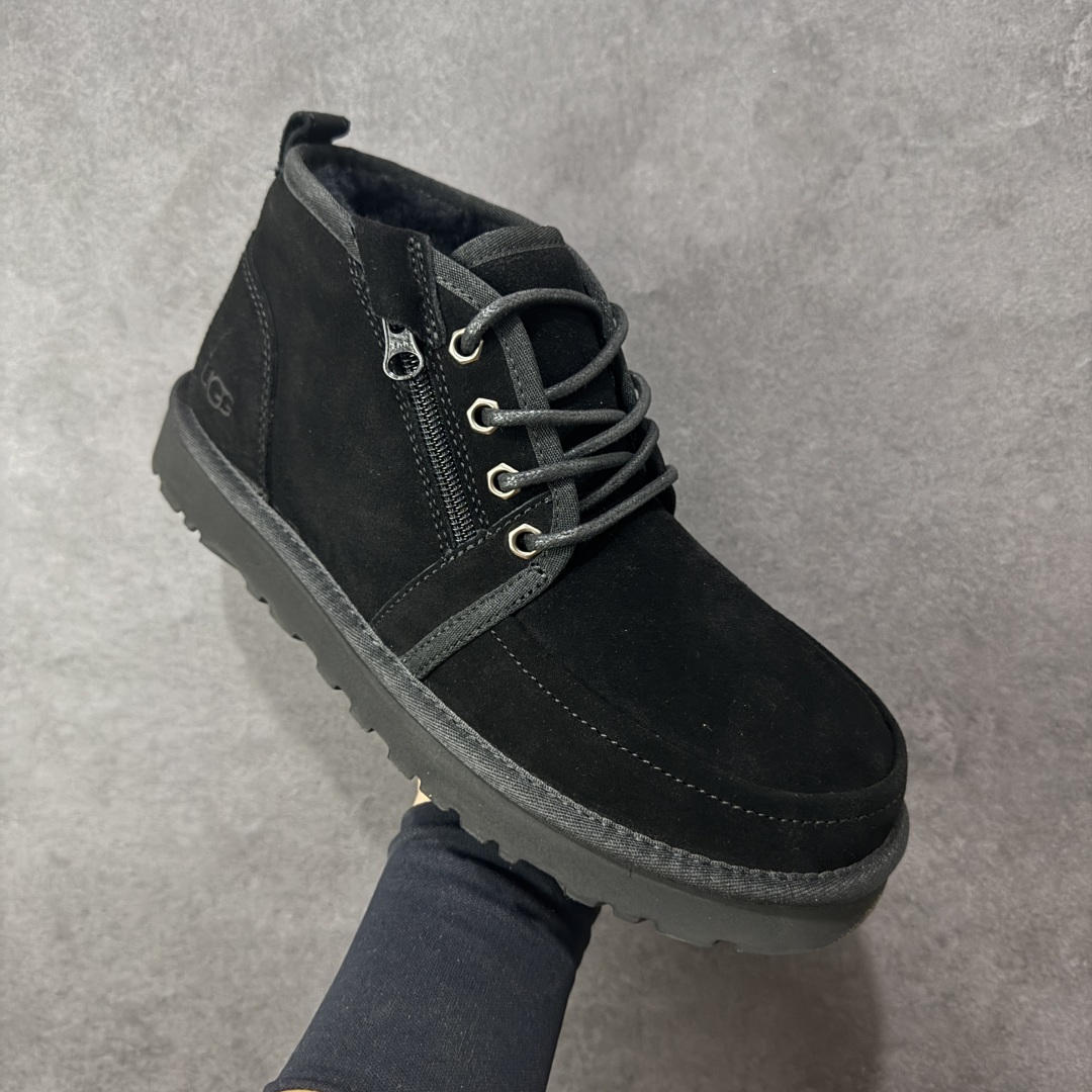 图片[3]-【SP顶级版】UGG TASMAN 秋冬羊毛一体雪地靴 W/1163095 原代工厂隆丰A级真羊毛皮一体完全遵循正平正品，精选A级羊皮毛一体材质，内里毛绒如云朵般包裹双脚，白带恒温属性一寒锁温抗冻，股季透气排湿，让双脚时刻处于干爽舒适的状态，轻量化设计搭配柔韧鞋底，每一步都似踩在软垫上，再加上贴合足型的弧度与足跟支撑，无论是居家休憩,外出通勤还是日常跑腿，全天行走也无负担。 从经典高筒靴到简约拖鞋，从基础中性色到潮流设计，既能与牛仔裤、卫衣打造随性日常，也能搭配裙子、男女同款更能轻松适配情侣穿搭。 优质羊皮毛天生耐磨损，搭配扎实工艺与防水科技加持，能抵御日常磨损与雨雪侵袭。一双穿数年仍能保持柔软质感💪🏻 尺码：39-45-选品中心