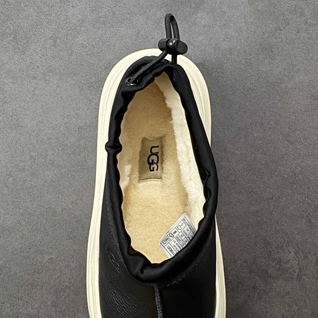 图片[7]-【SP顶级版】UGG MINI 2 秋冬羊毛一体雪地靴 W/1158351 原代工厂隆丰A级真羊毛皮一体完全遵循正平正品，精选A级羊皮毛一体材质，内里毛绒如云朵般包裹双脚，白带恒温属性一寒锁温抗冻，股季透气排湿，让双脚时刻处于干爽舒适的状态，轻量化设计搭配柔韧鞋底，每一步都似踩在软垫上，再加上贴合足型的弧度与足跟支撑，无论是居家休憩,外出通勤还是日常跑腿，全天行走也无负担。 从经典高筒靴到简约拖鞋，从基础中性色到潮流设计，既能与牛仔裤、卫衣打造随性日常，也能搭配裙子、男女同款更能轻松适配情侣穿搭。 优质羊皮毛天生耐磨损，搭配扎实工艺与防水科技加持，能抵御日常磨损与雨雪侵袭。一双穿数年仍能保持柔软质感💪🏻 尺码：35-45-选品中心