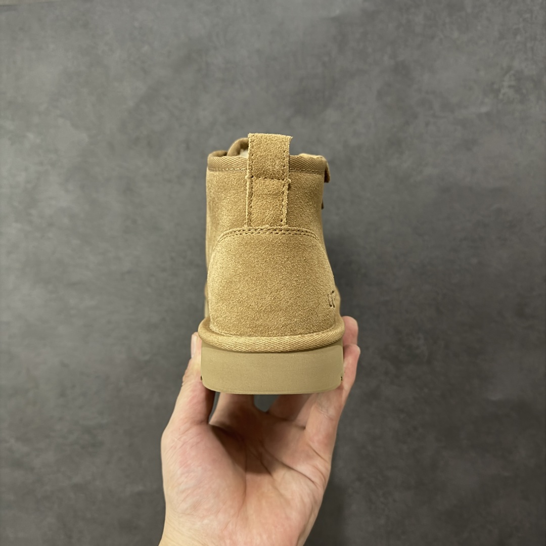 图片[4]-【SP顶级版】UGG TASMAN 秋冬羊毛一体雪地靴 W/1163095 原代工厂隆丰A级真羊毛皮一体完全遵循正平正品，精选A级羊皮毛一体材质，内里毛绒如云朵般包裹双脚，白带恒温属性一寒锁温抗冻，股季透气排湿，让双脚时刻处于干爽舒适的状态，轻量化设计搭配柔韧鞋底，每一步都似踩在软垫上，再加上贴合足型的弧度与足跟支撑，无论是居家休憩,外出通勤还是日常跑腿，全天行走也无负担。 从经典高筒靴到简约拖鞋，从基础中性色到潮流设计，既能与牛仔裤、卫衣打造随性日常，也能搭配裙子、男女同款更能轻松适配情侣穿搭。 优质羊皮毛天生耐磨损，搭配扎实工艺与防水科技加持，能抵御日常磨损与雨雪侵袭。一双穿数年仍能保持柔软质感💪🏻 尺码：39-45-选品中心